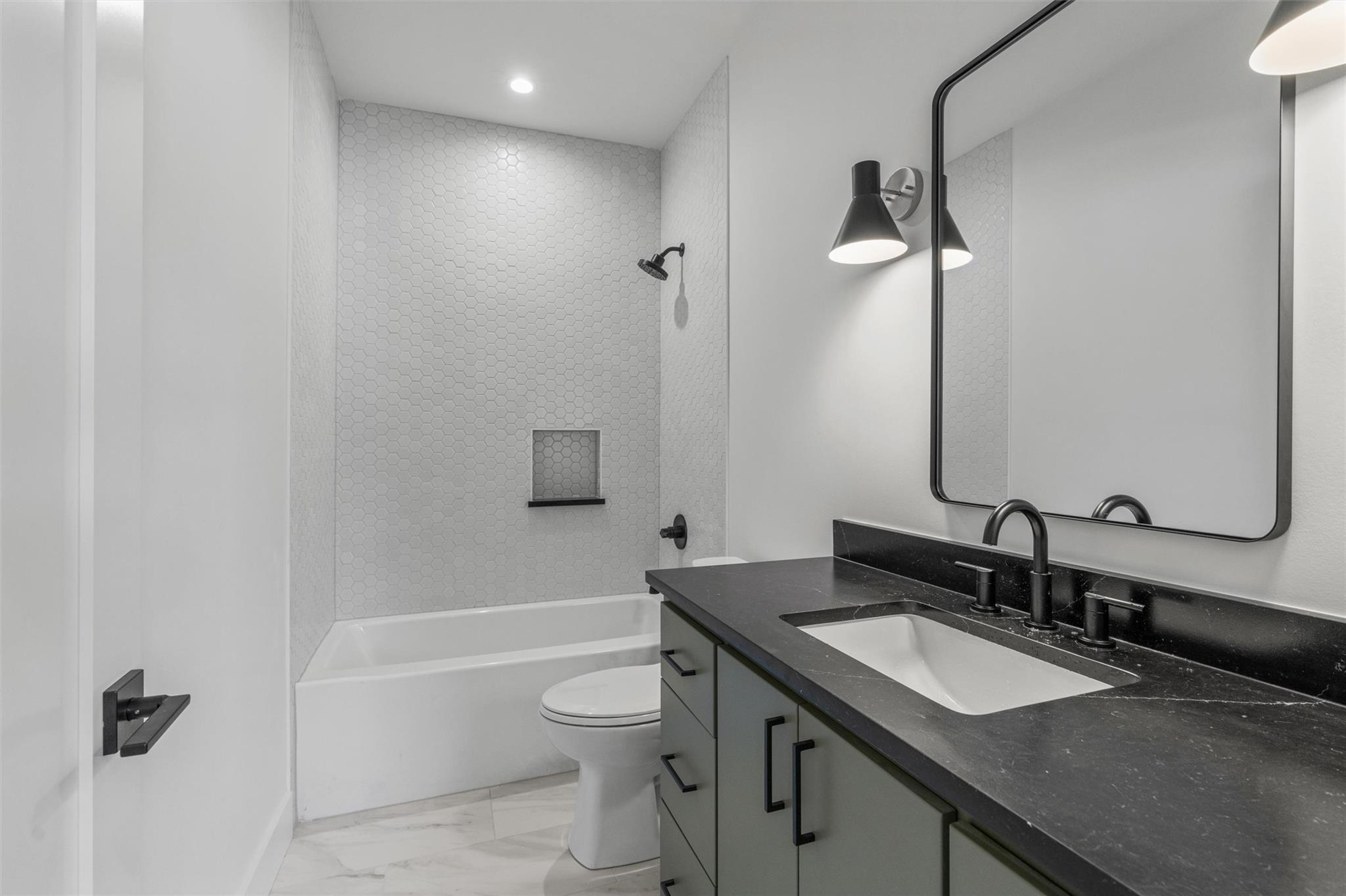 1402 Beckett St # 1B, Austin, TX 78757