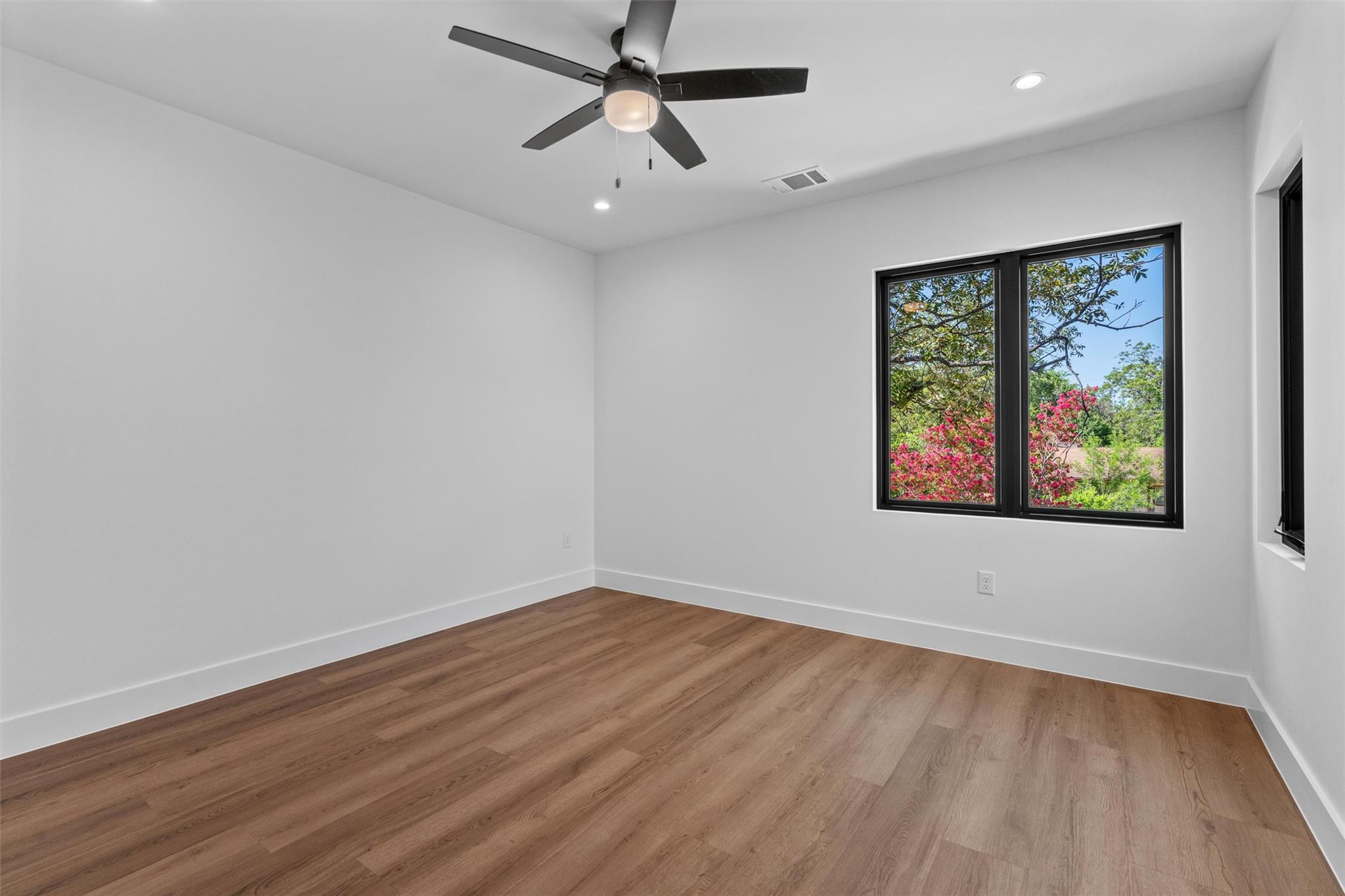 1402 Beckett St # 1B, Austin, TX 78757