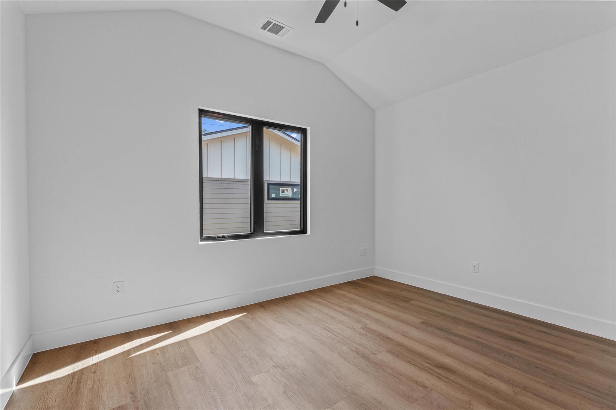 1402 Beckett St # 1B, Austin, TX 78757