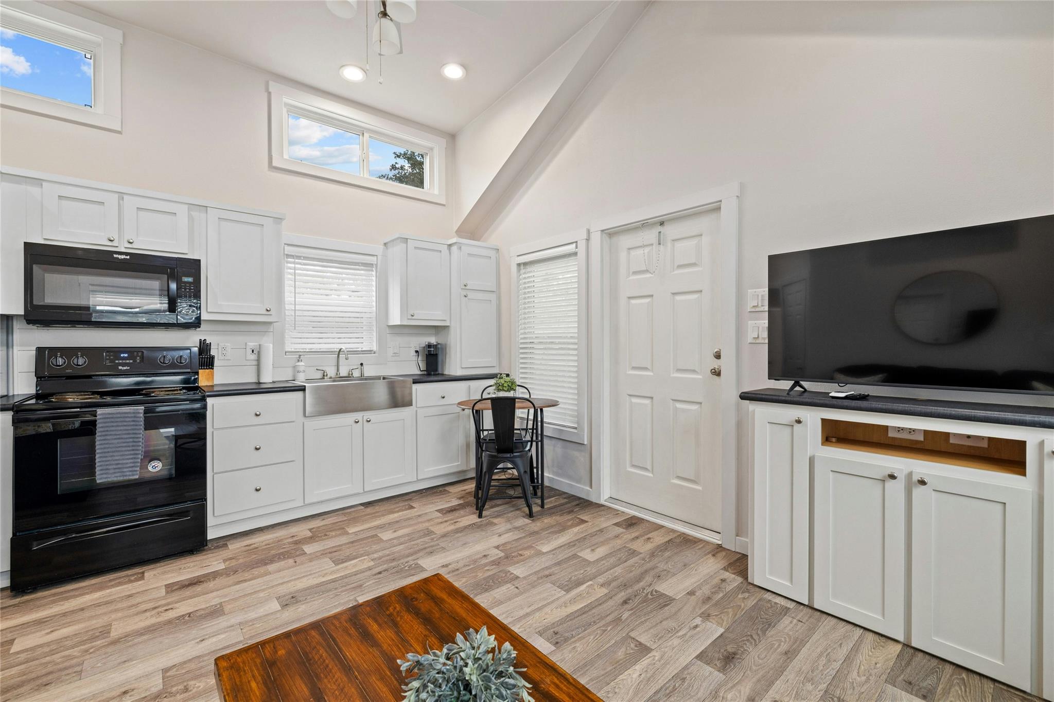 257 County Road 278 Unit D Rd # D, Liberty Hill, TX 78642