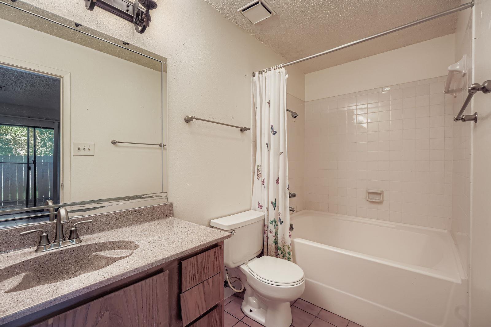 1705 Crossing Pl # 122, Austin, TX 78741