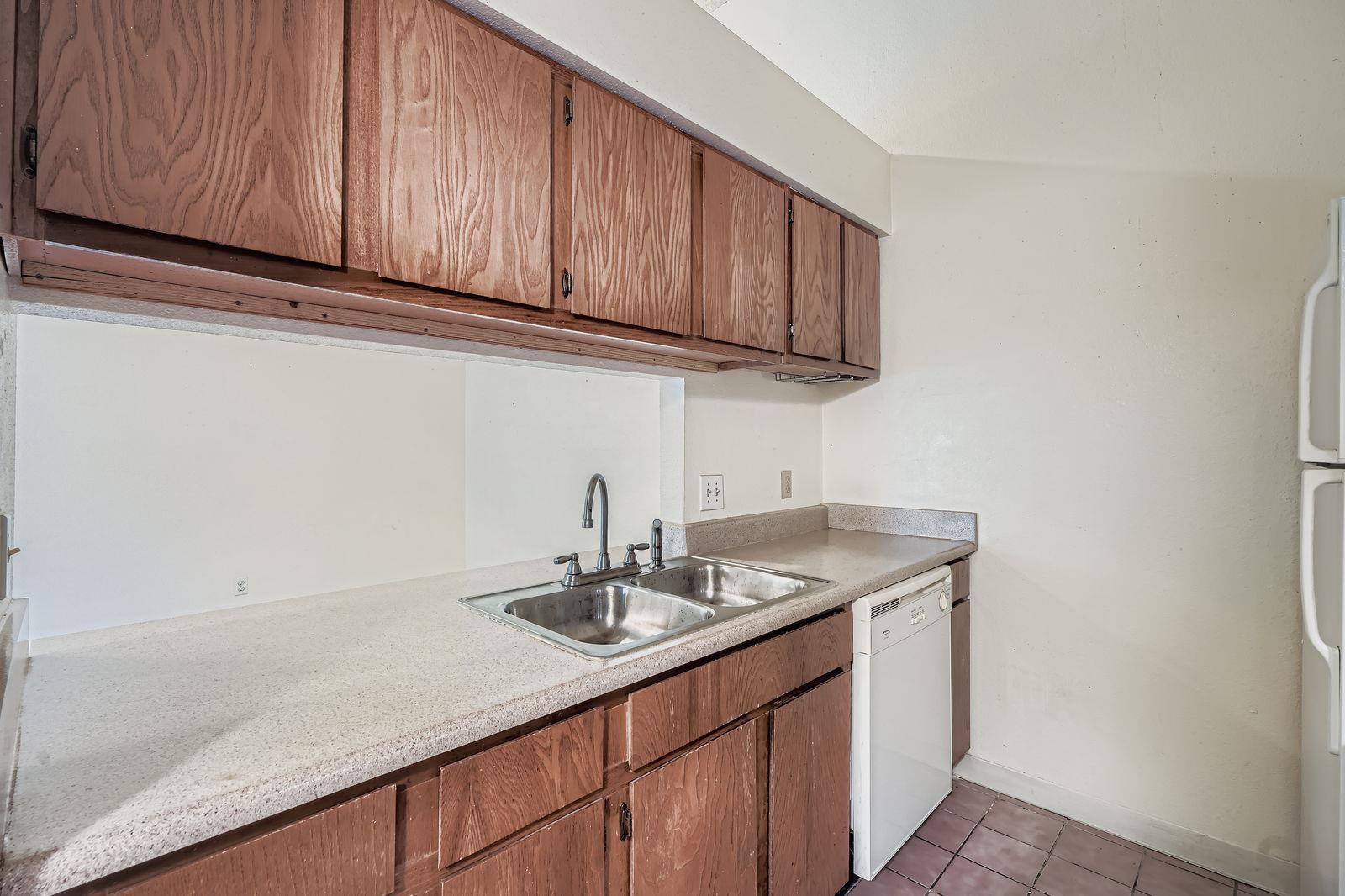 1705 Crossing Pl # 122, Austin, TX 78741