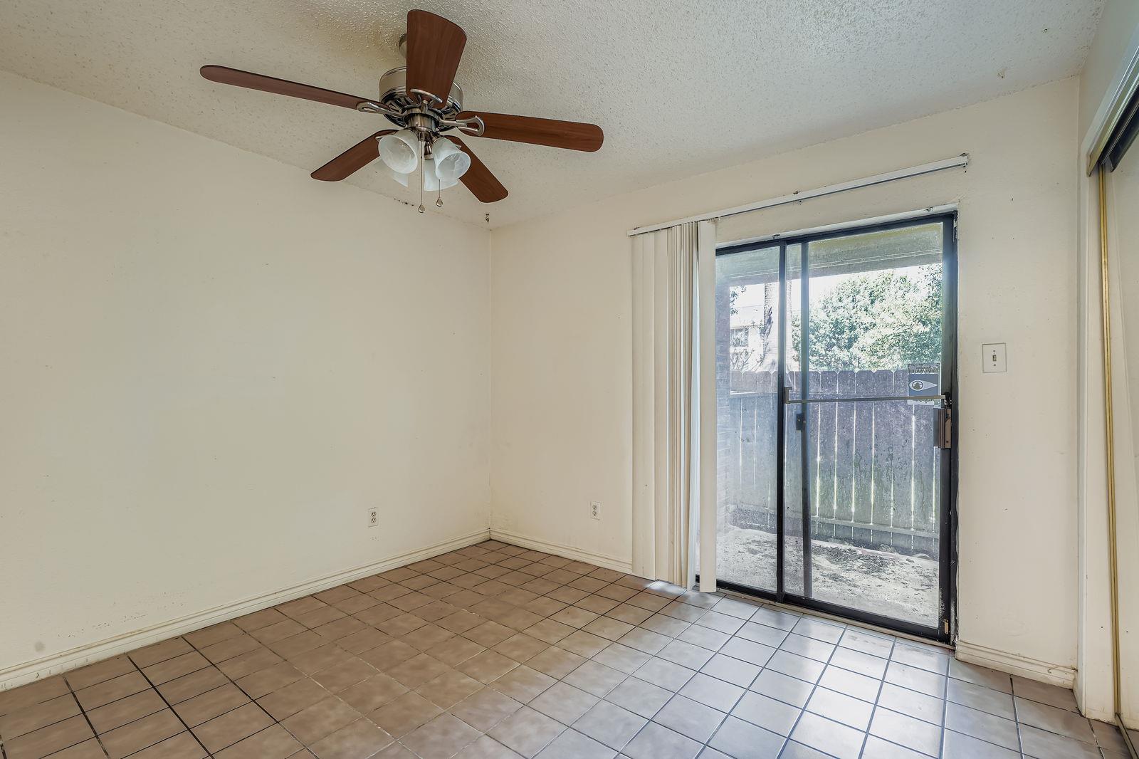 1705 Crossing Pl # 122, Austin, TX 78741