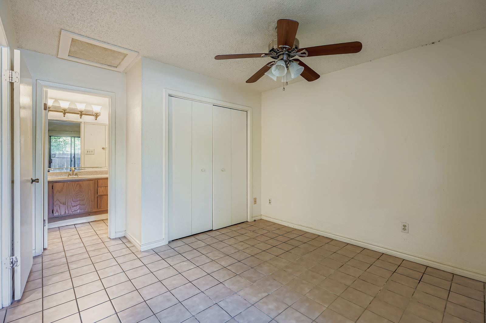 1705 Crossing Pl # 122, Austin, TX 78741