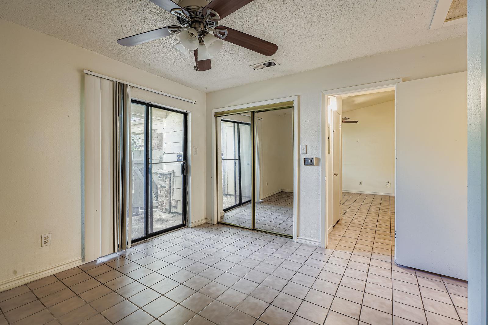 1705 Crossing Pl # 122, Austin, TX 78741