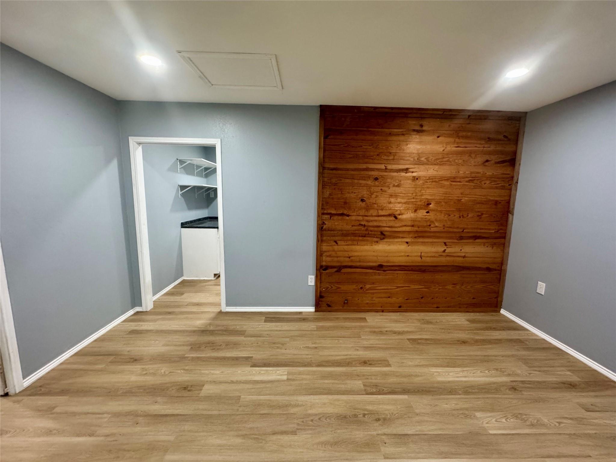 1405 S Commerce St, Lockhart, TX 78644