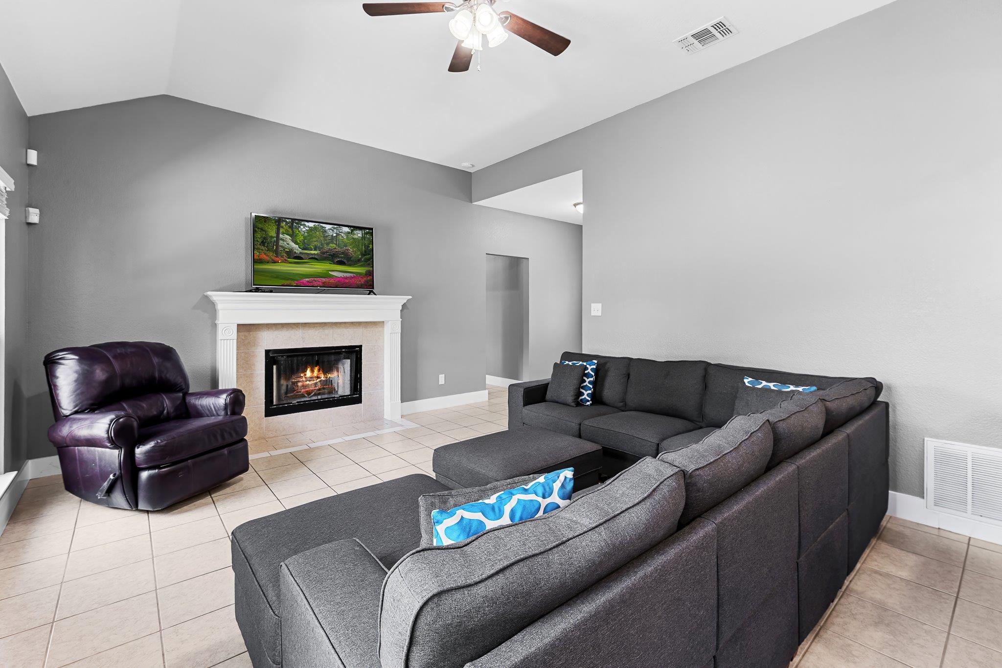 215 Spotted Fawn Dr, Hutto, TX 78634