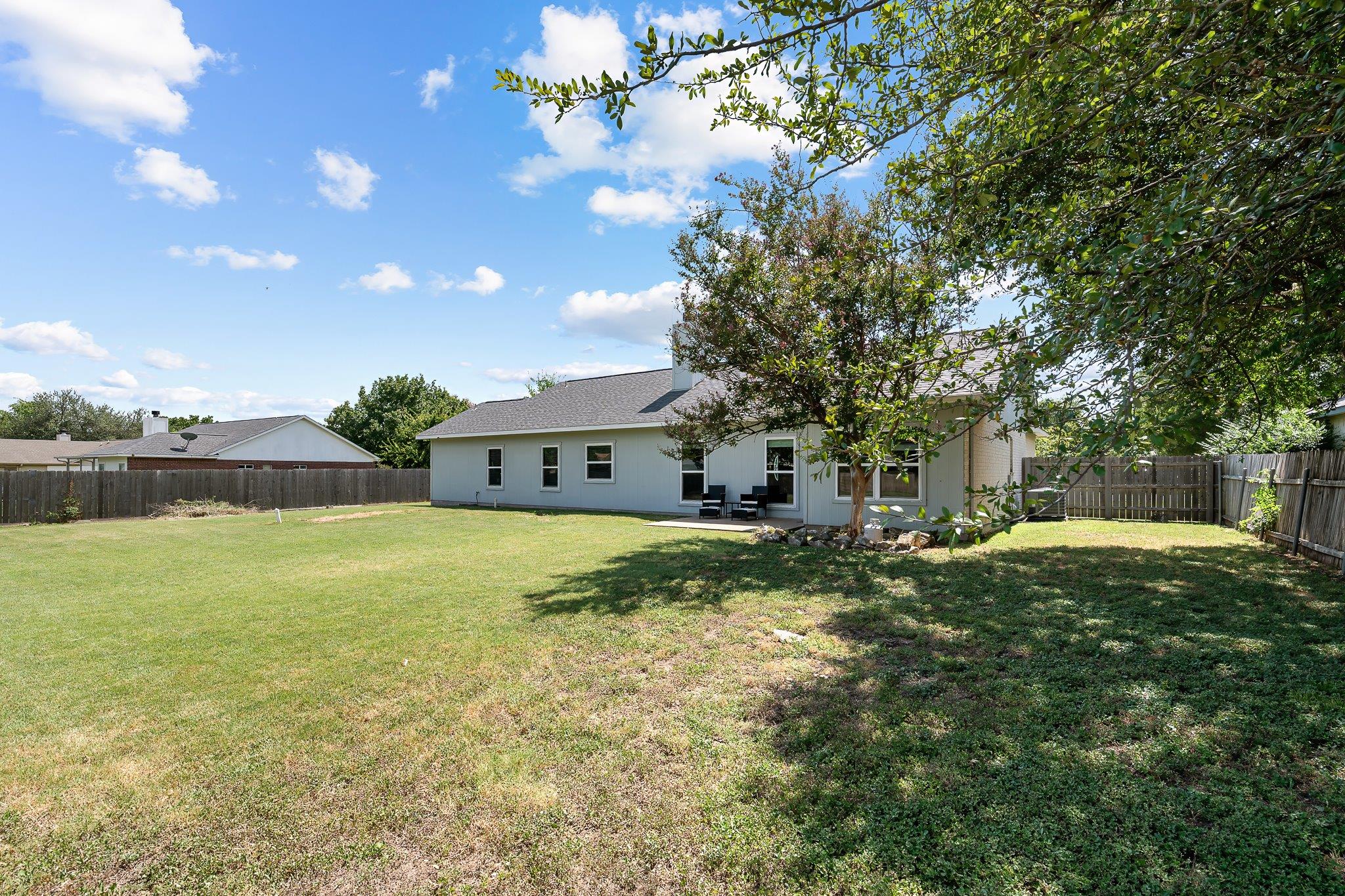 215 Spotted Fawn Dr, Hutto, TX 78634