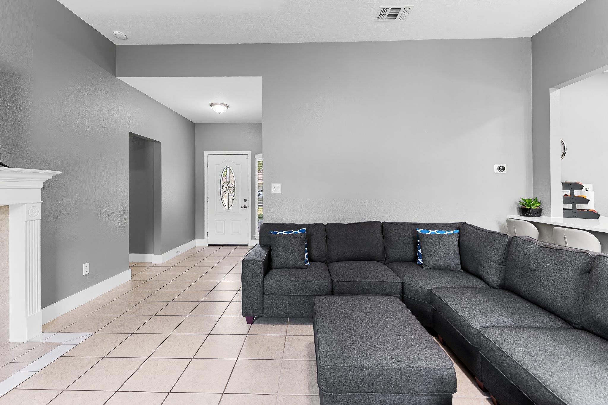 215 Spotted Fawn Dr, Hutto, TX 78634