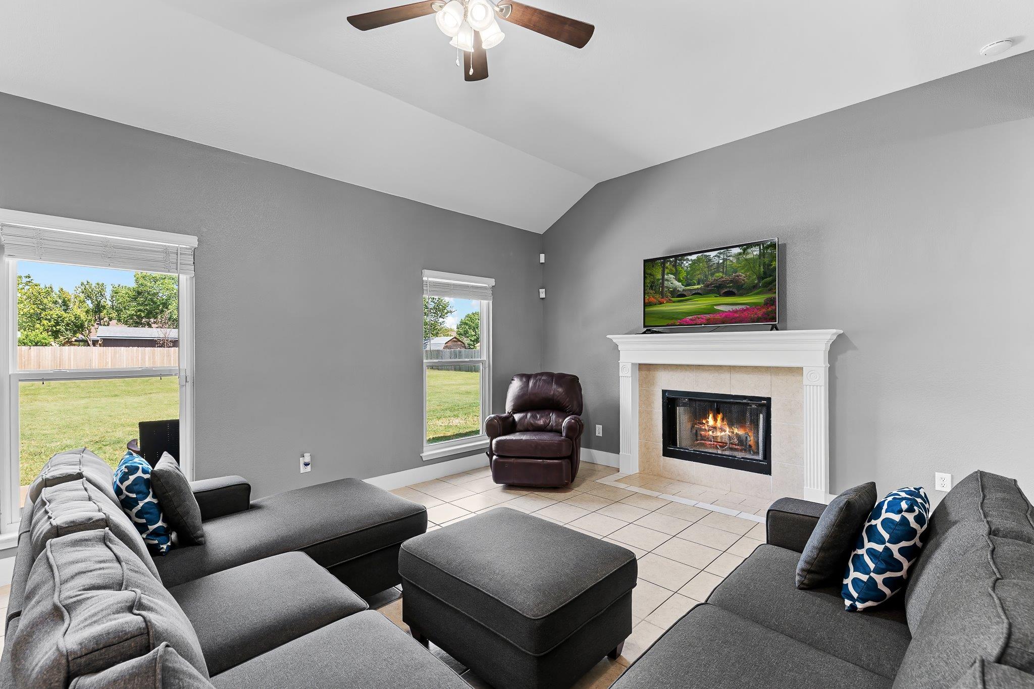 215 Spotted Fawn Dr, Hutto, TX 78634