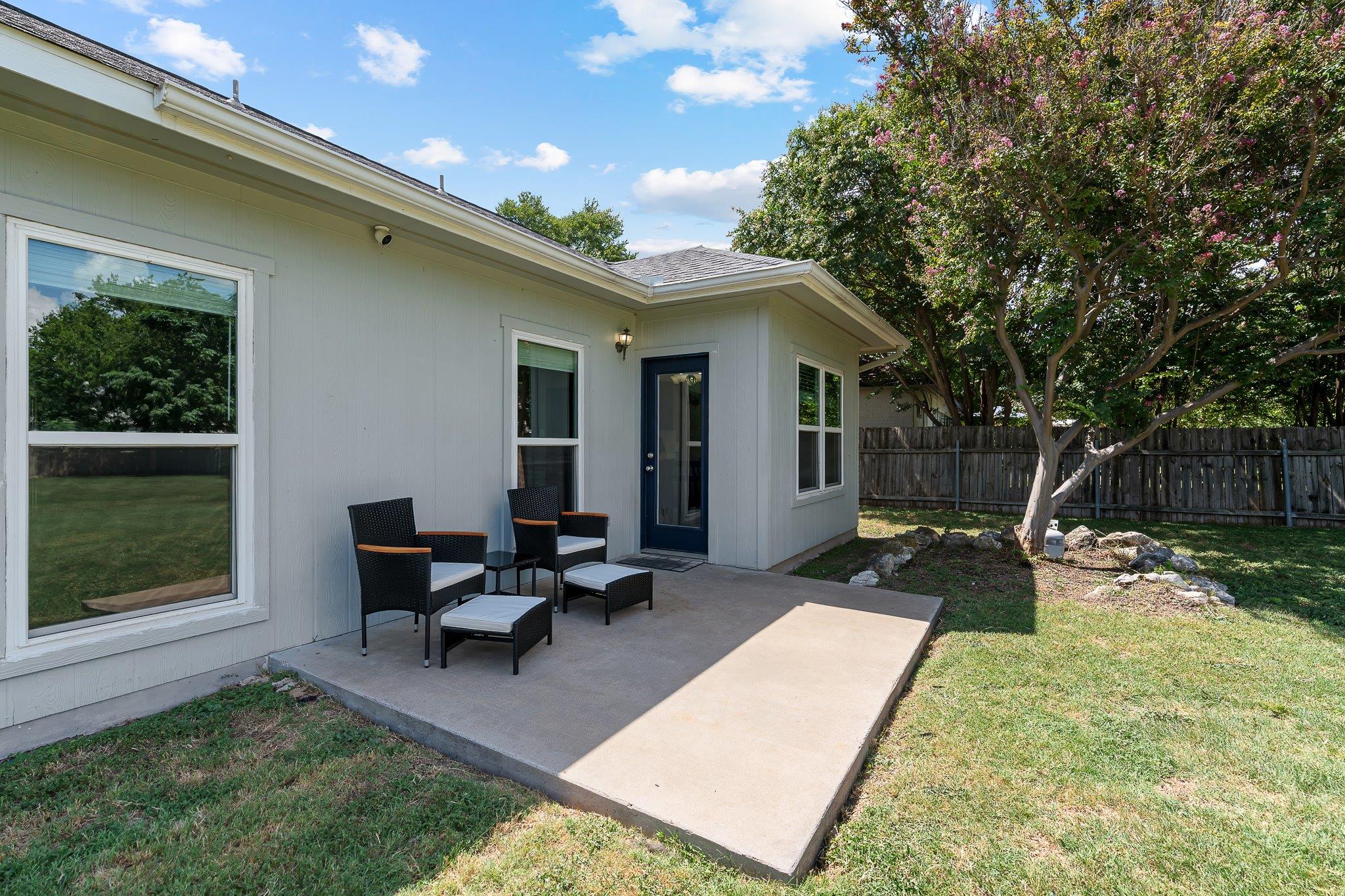 215 Spotted Fawn Dr, Hutto, TX 78634