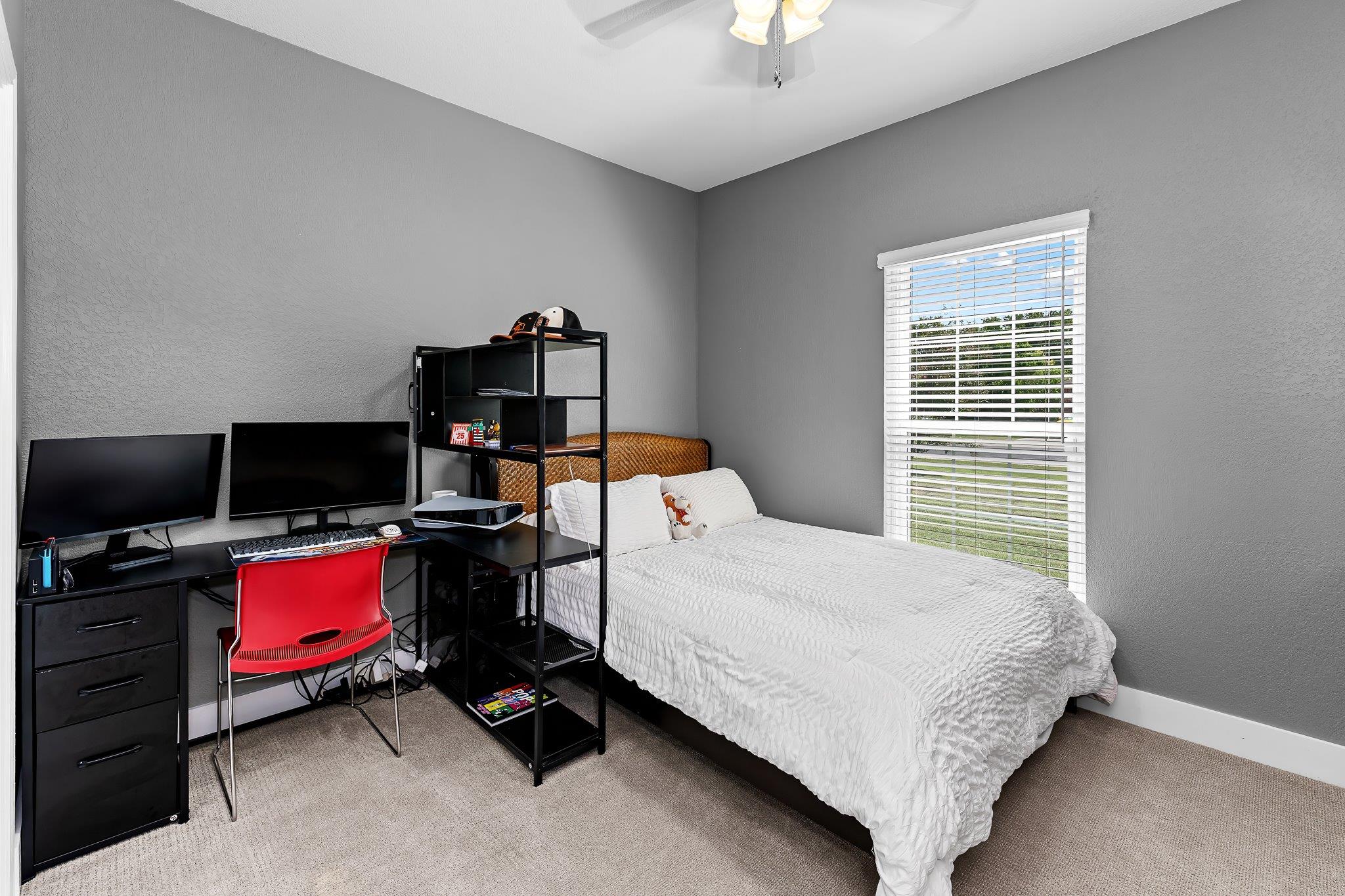 215 Spotted Fawn Dr, Hutto, TX 78634