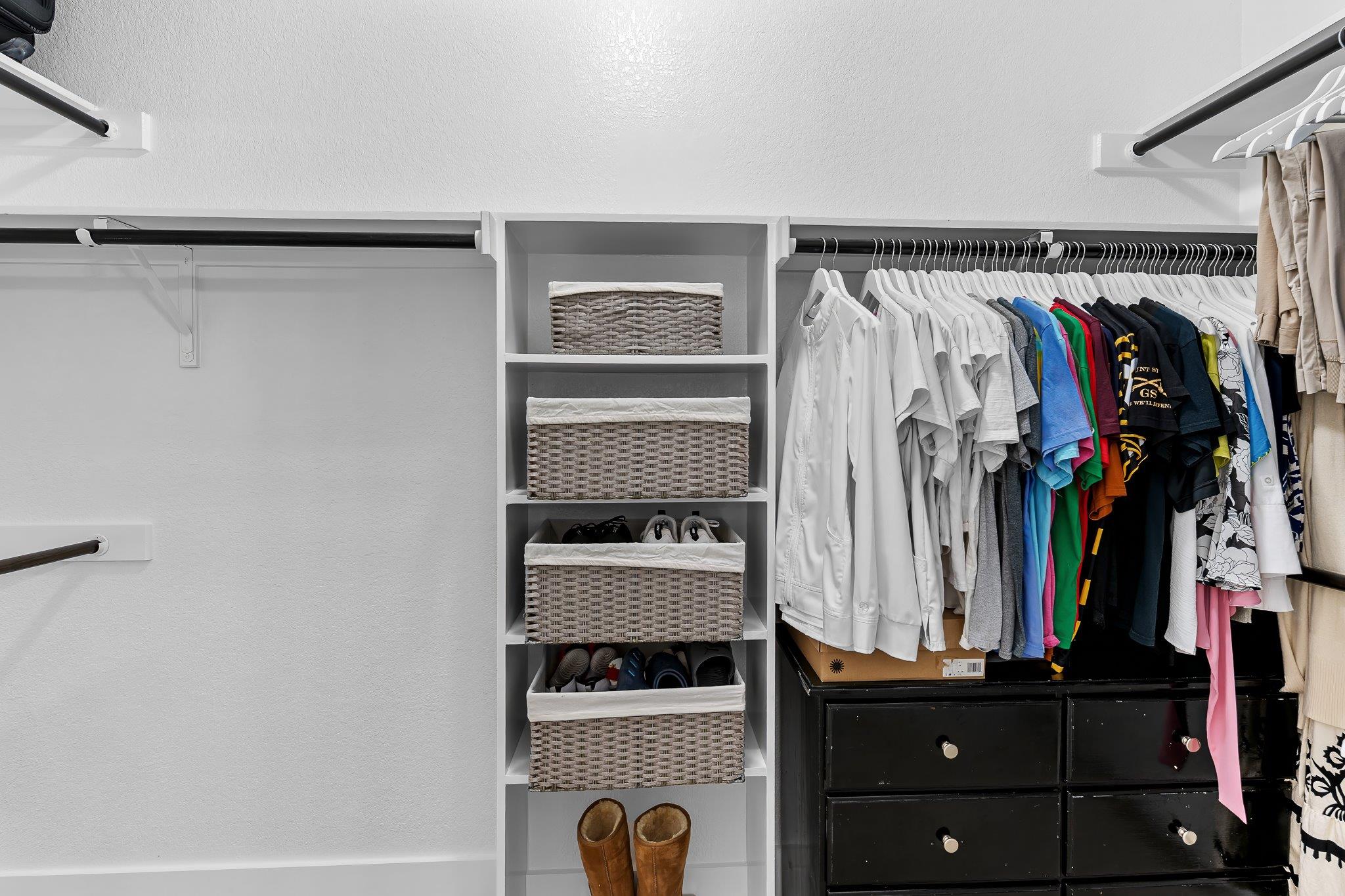 215 Spotted Fawn Dr, Hutto, TX 78634