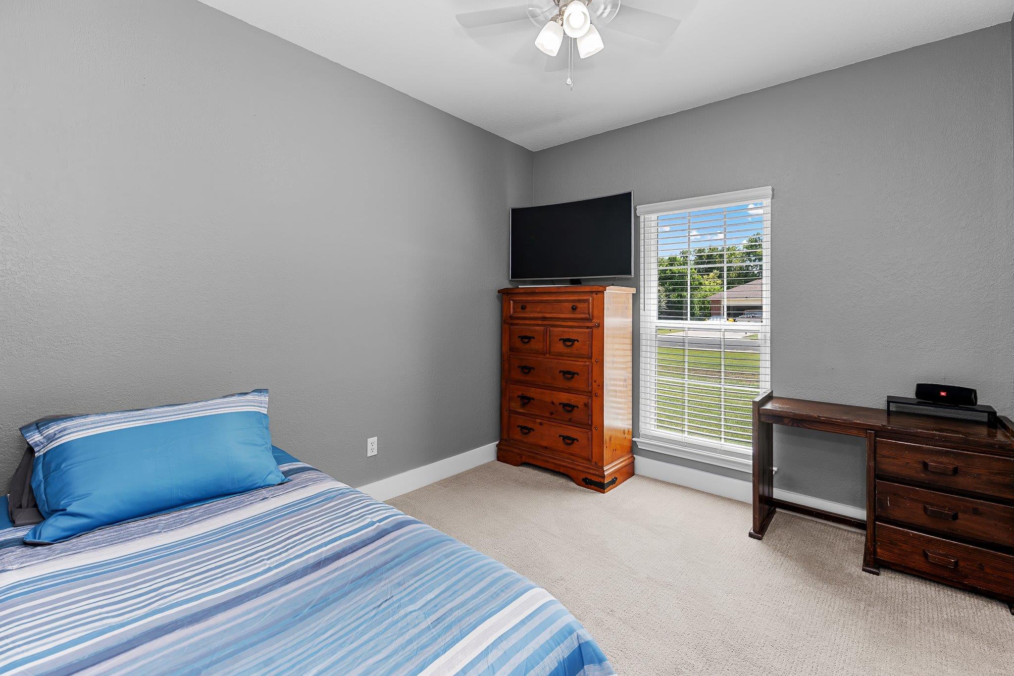 215 Spotted Fawn Dr, Hutto, TX 78634