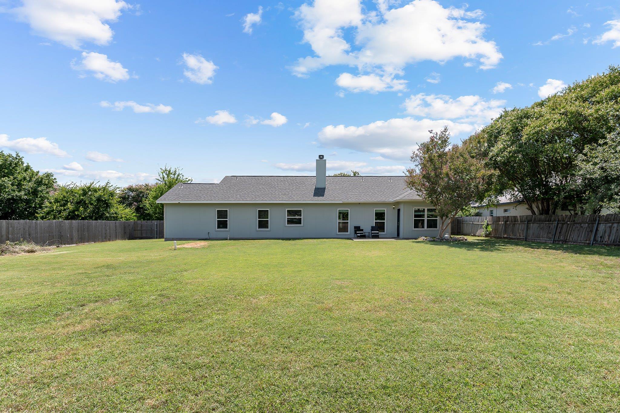 215 Spotted Fawn Dr, Hutto, TX 78634