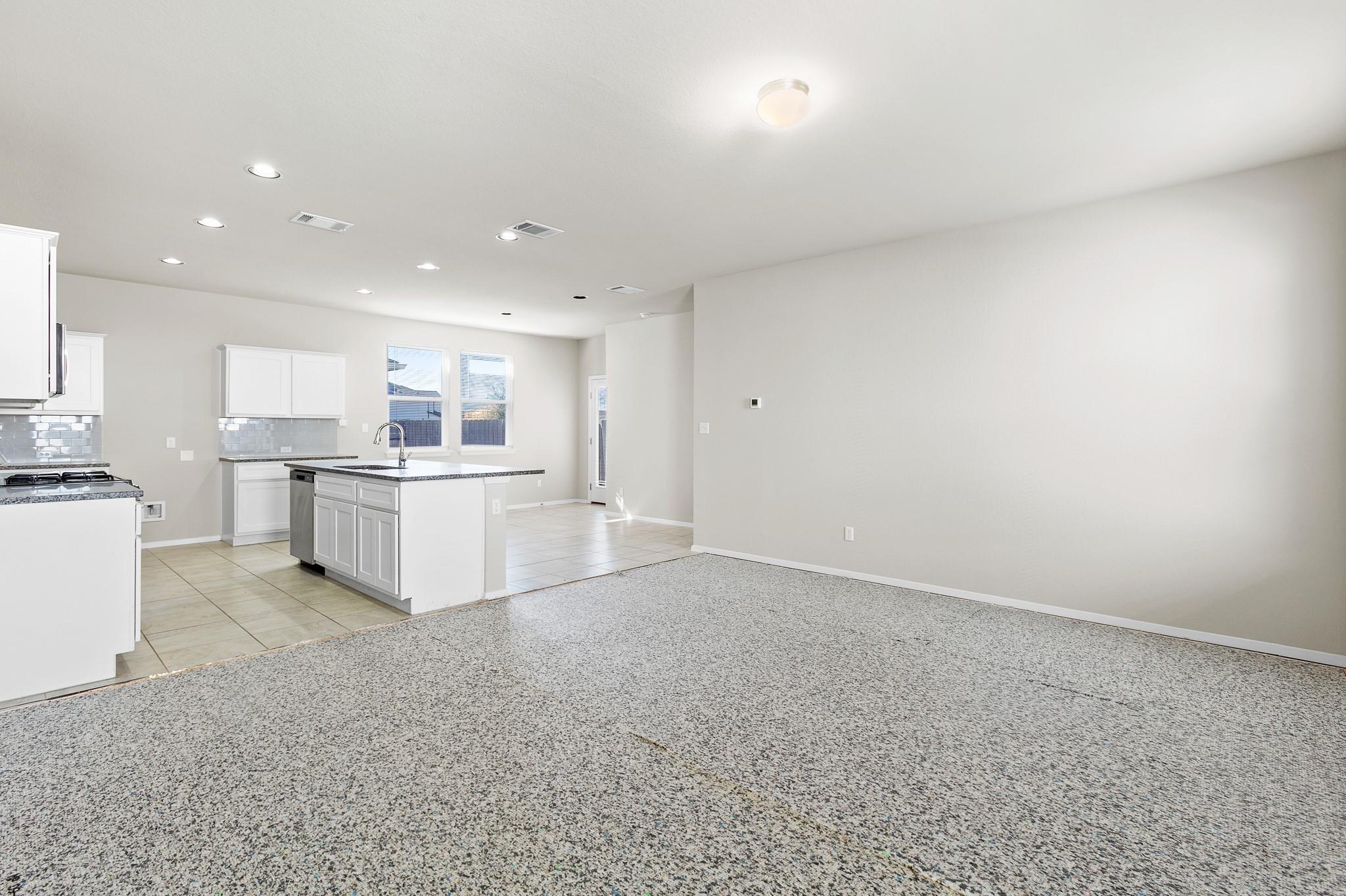 301 Tempest Trl, Maxwell, TX 78656