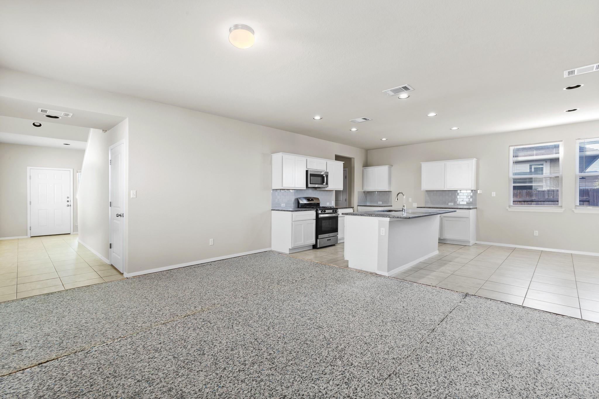 301 Tempest Trl, Maxwell, TX 78656