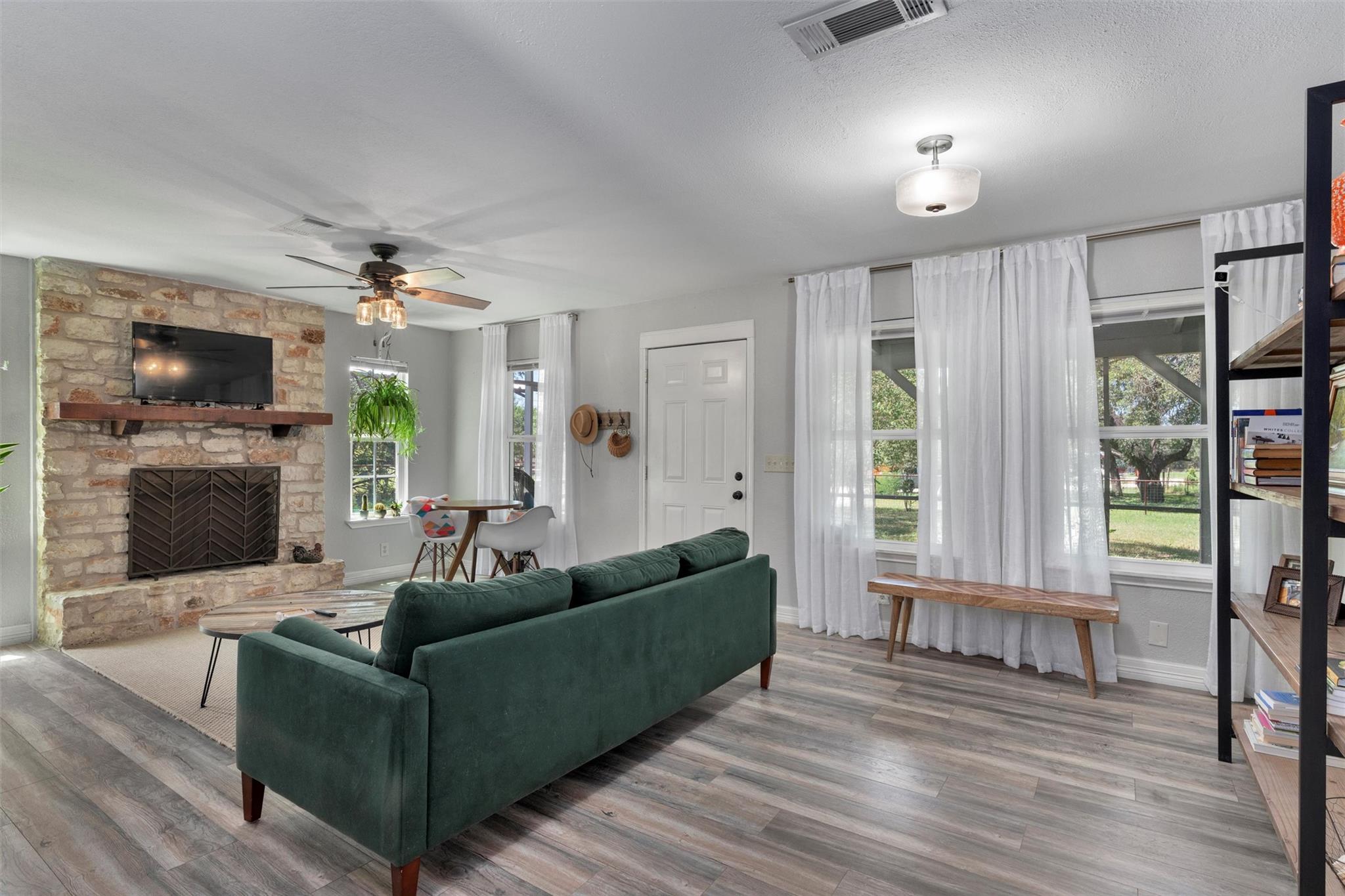 170 Whitetail Ln, Dale, TX 78616