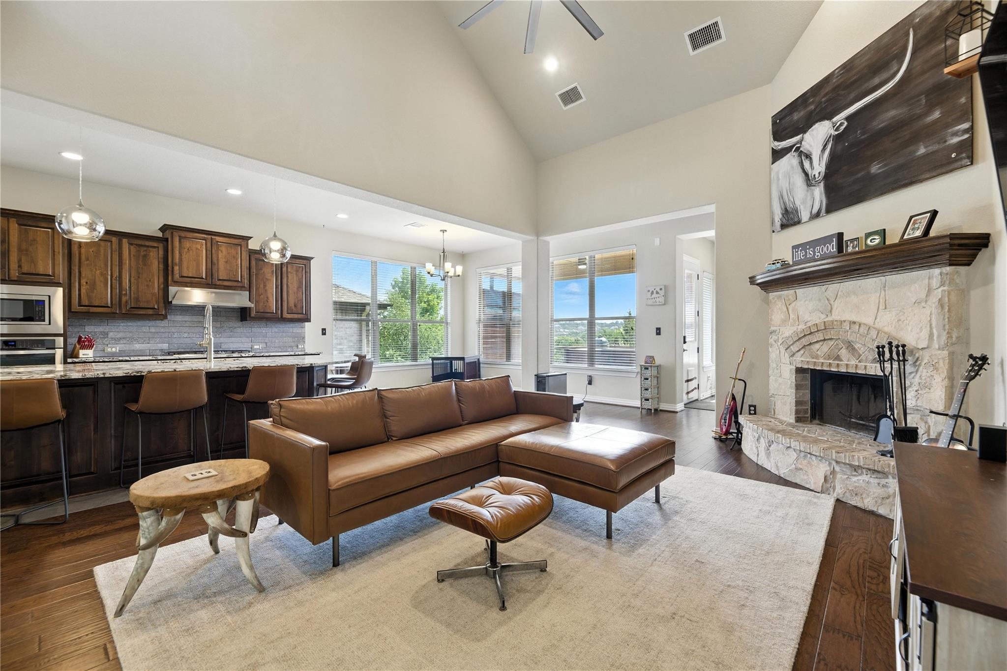 5305 Green Thread Trl, Spicewood, TX 78669