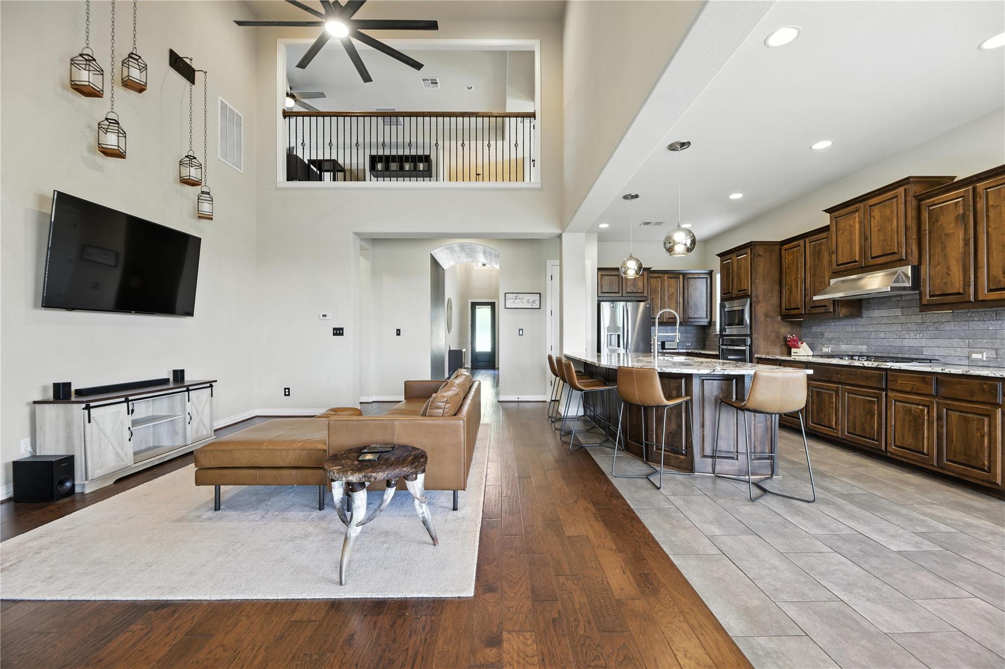 5305 Green Thread Trl, Spicewood, TX 78669