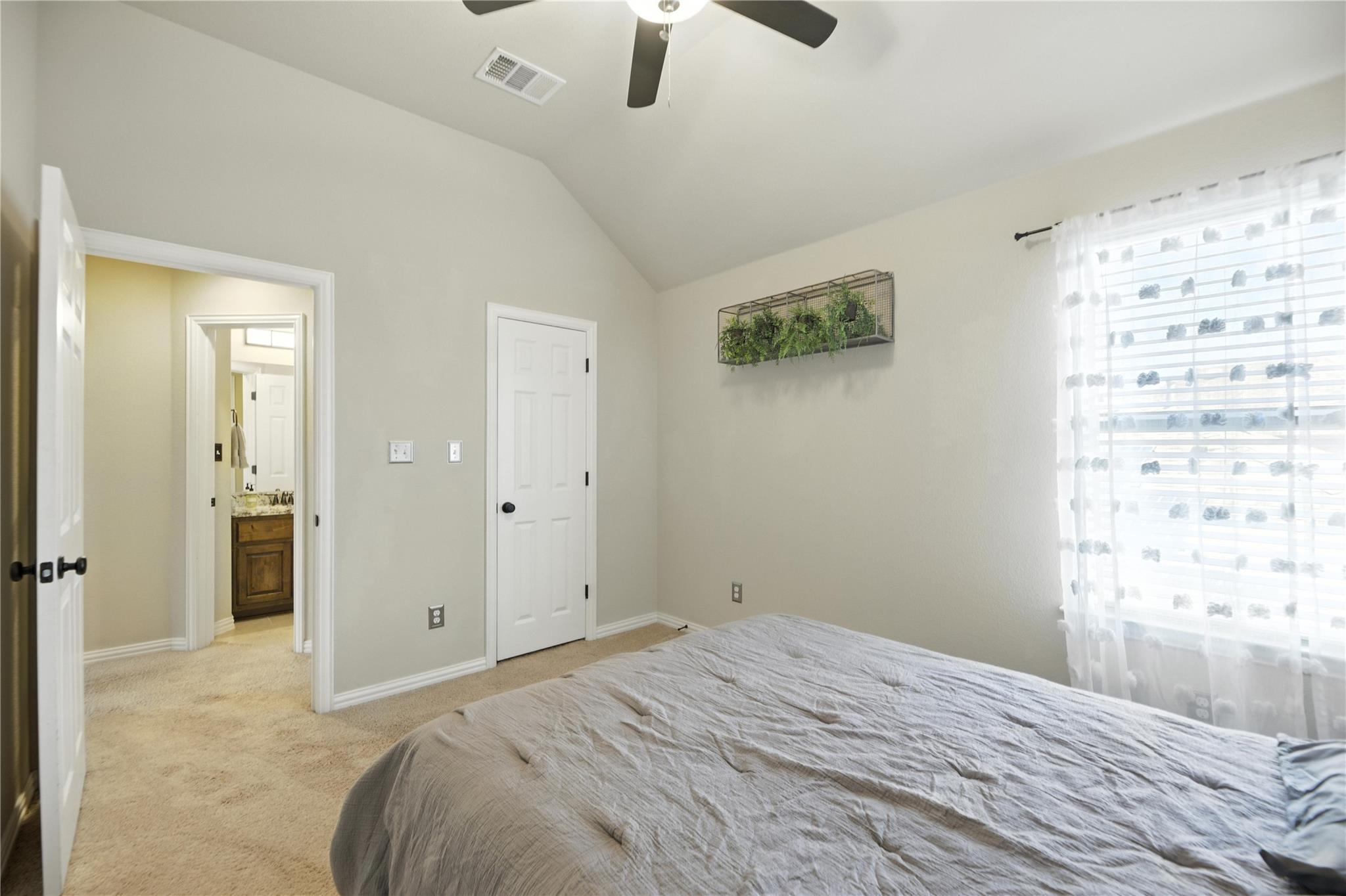 5305 Green Thread Trl, Spicewood, TX 78669