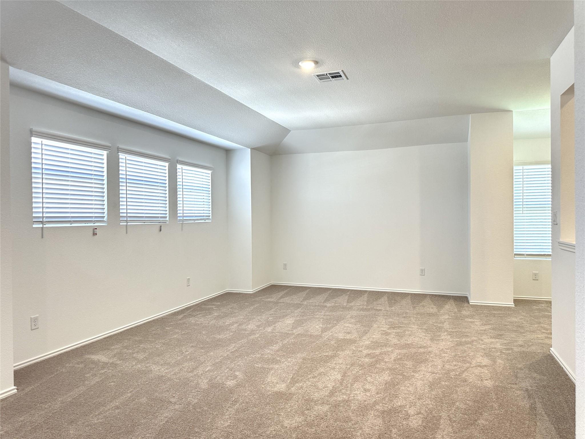 158 Cibolo Creek Loop, Bastrop, TX 78602