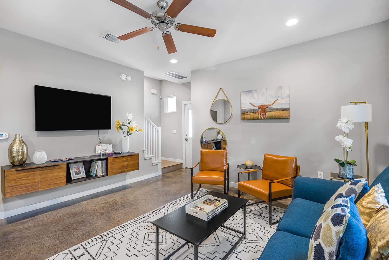 209 E 52nd St # B, Austin, TX 78751