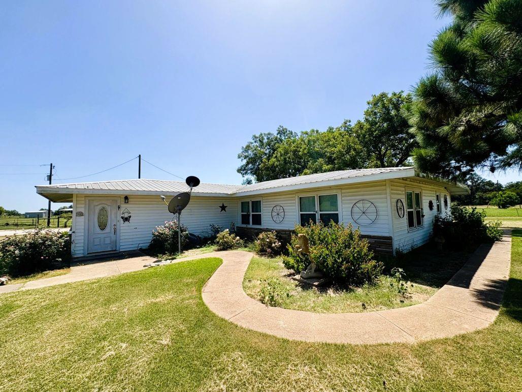 9596 W Us Highway 79, Hearne, TX 77859