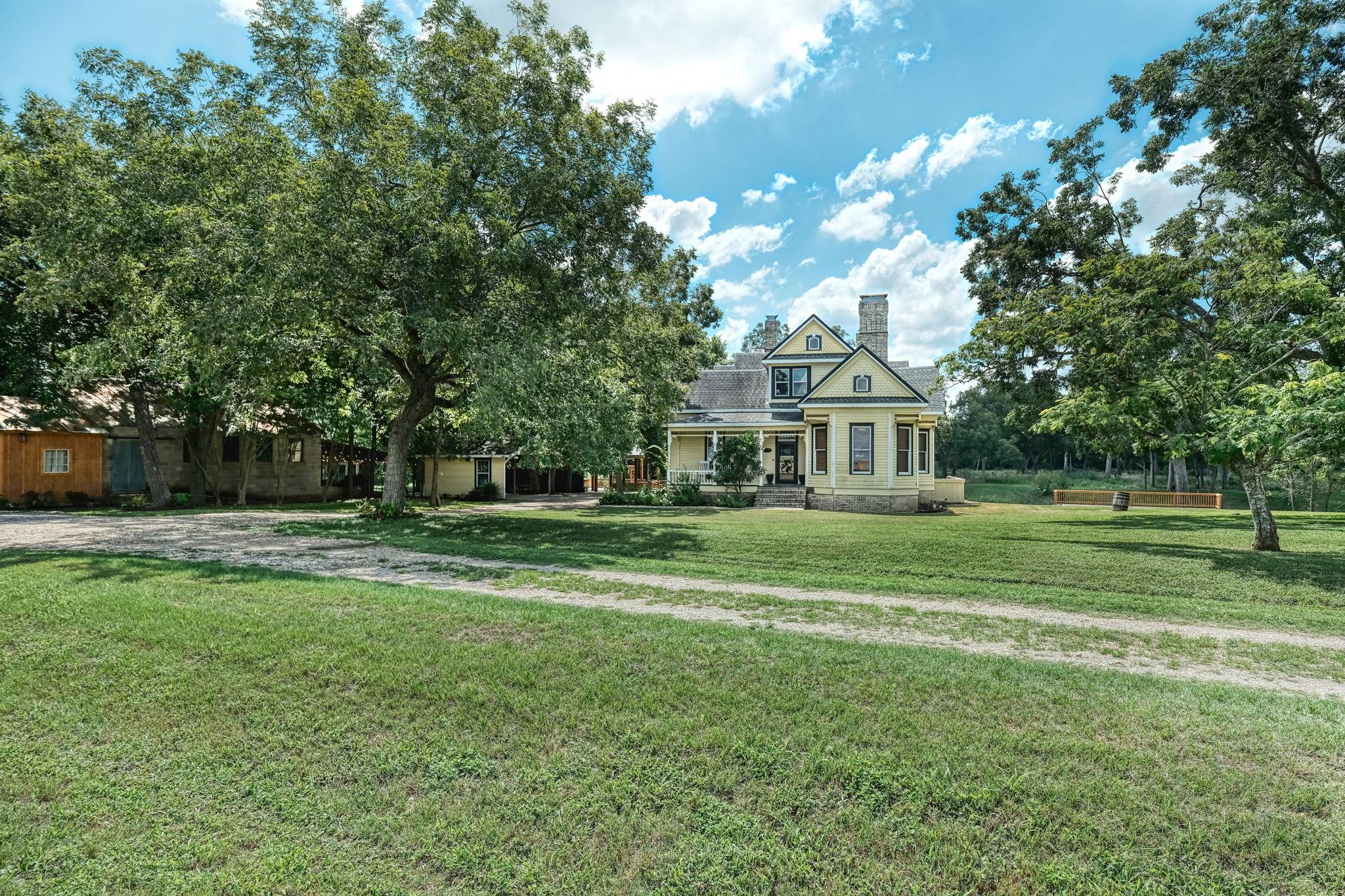 11900 Fm 1660, Hutto, TX 78634