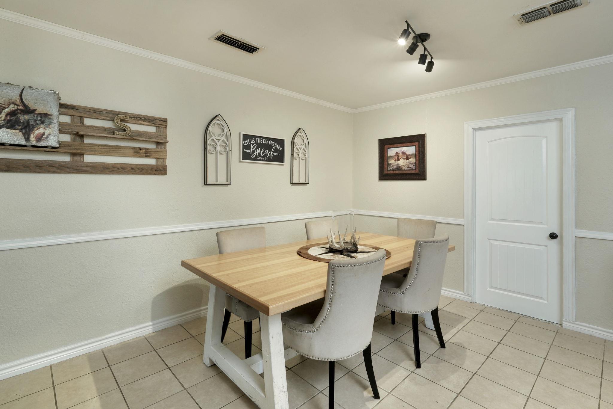 340 S Emma, Bartlett, TX 76511
