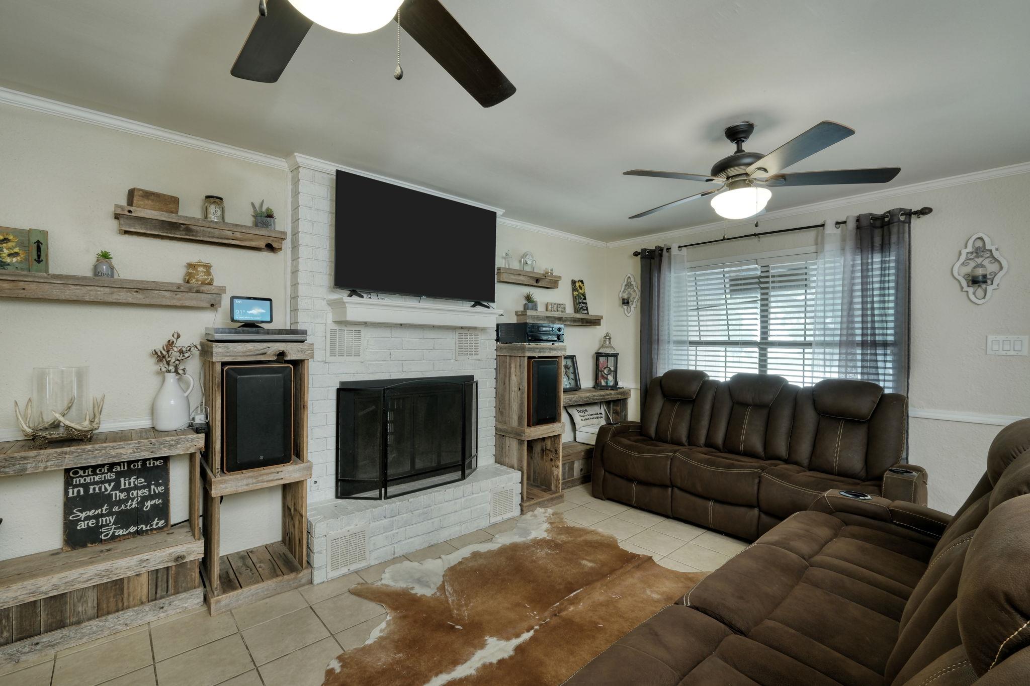 340 S Emma, Bartlett, TX 76511