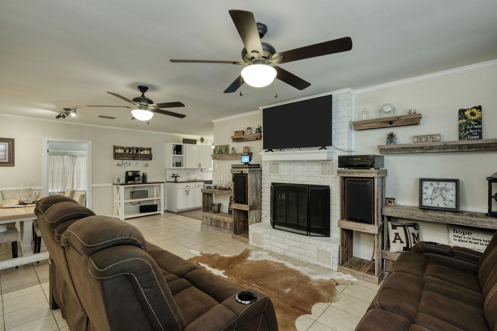 340 S Emma, Bartlett, TX 76511