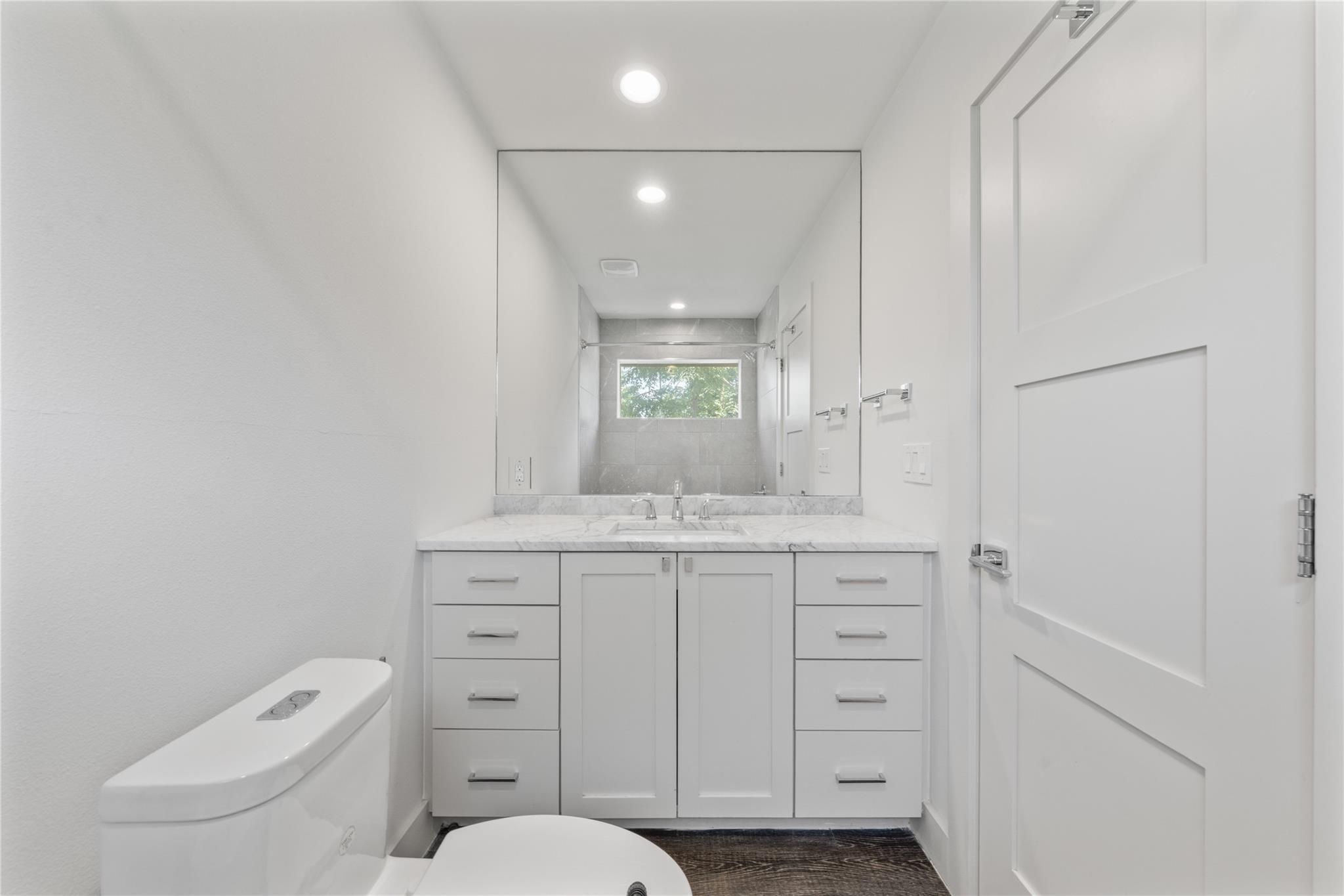 2004 E 8th St, Austin, TX 78702