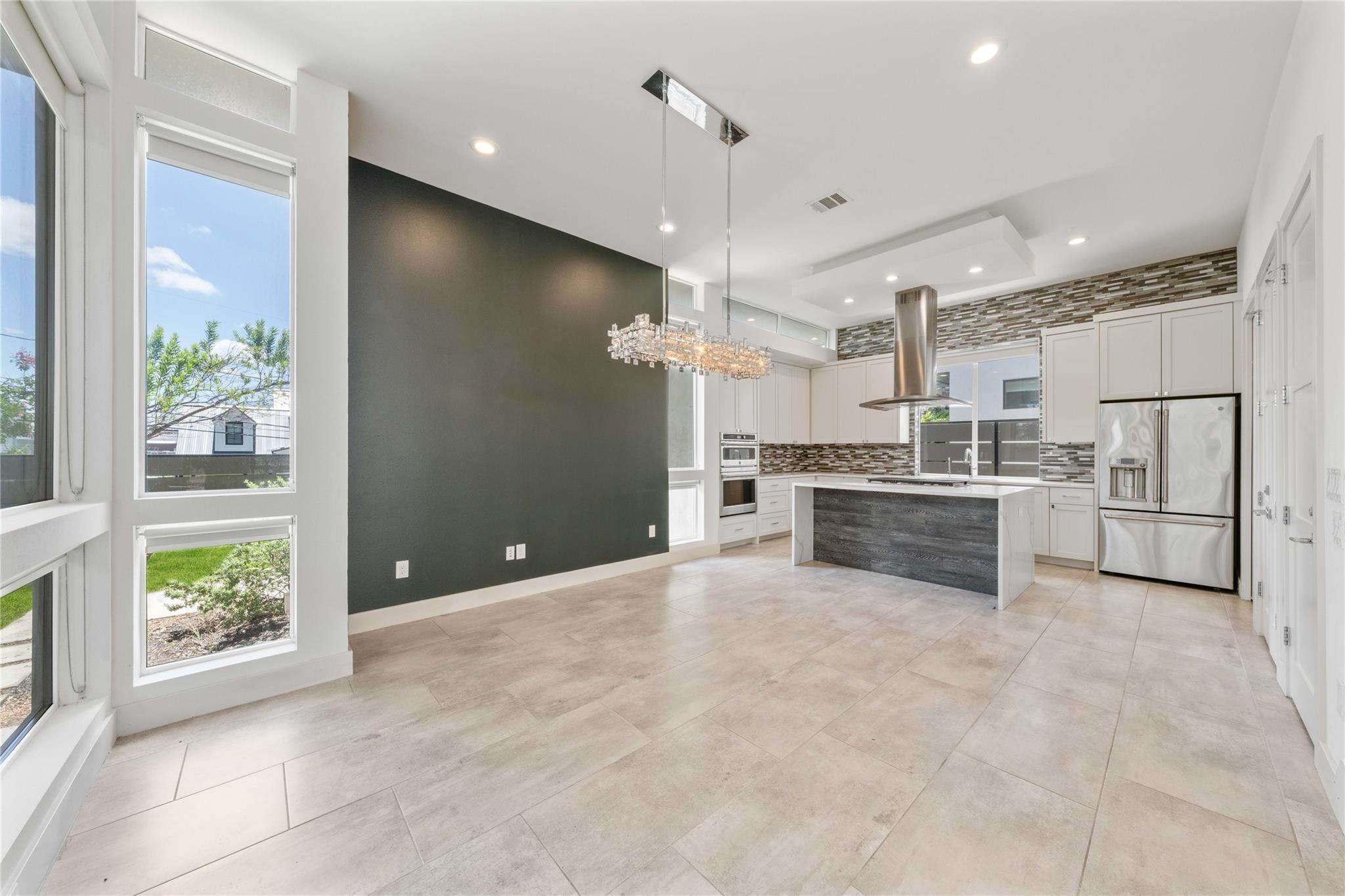 2004 E 8th St, Austin, TX 78702
