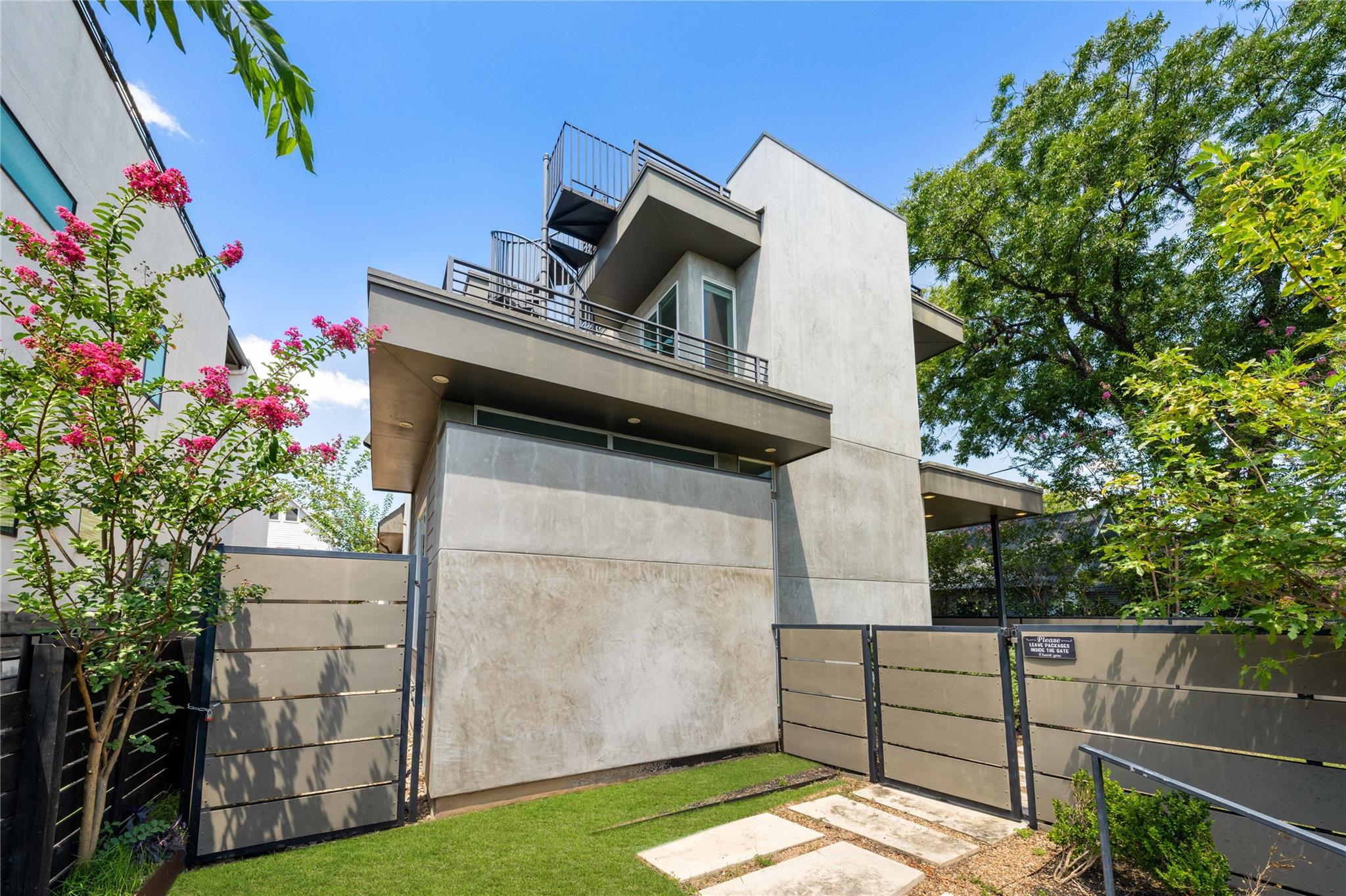 2004 E 8th St, Austin, TX 78702