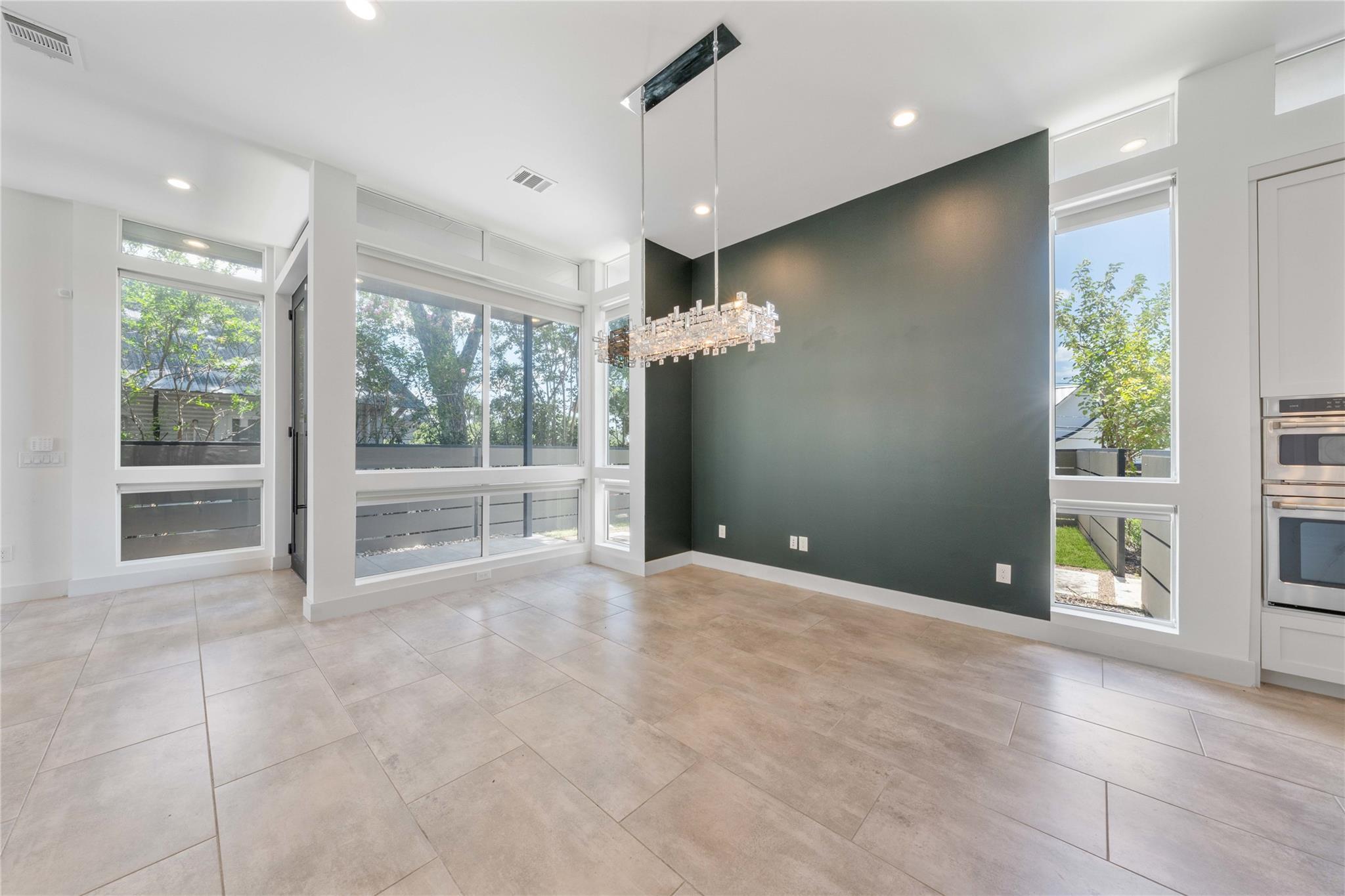 2004 E 8th St, Austin, TX 78702