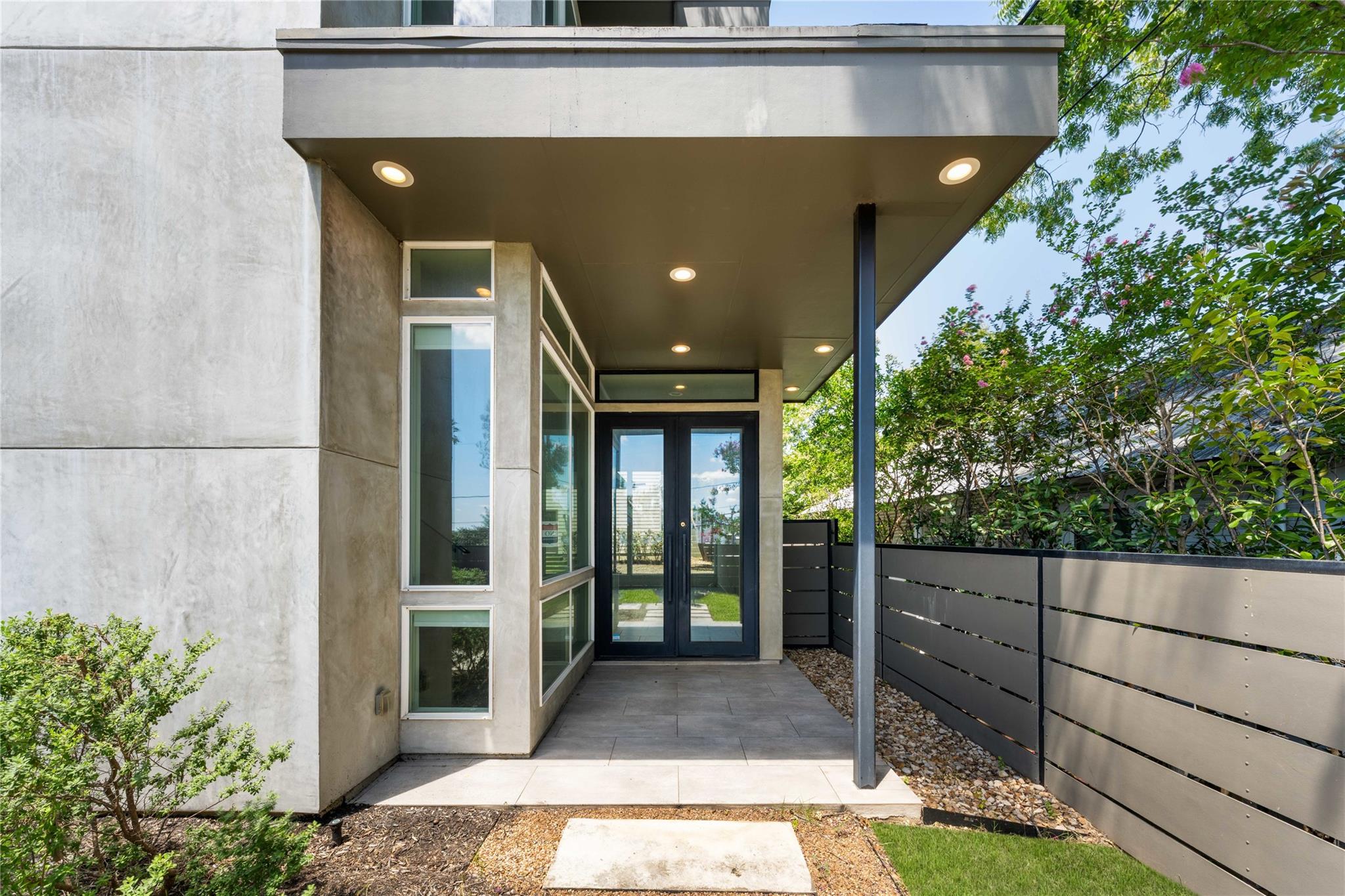 2004 E 8th St, Austin, TX 78702