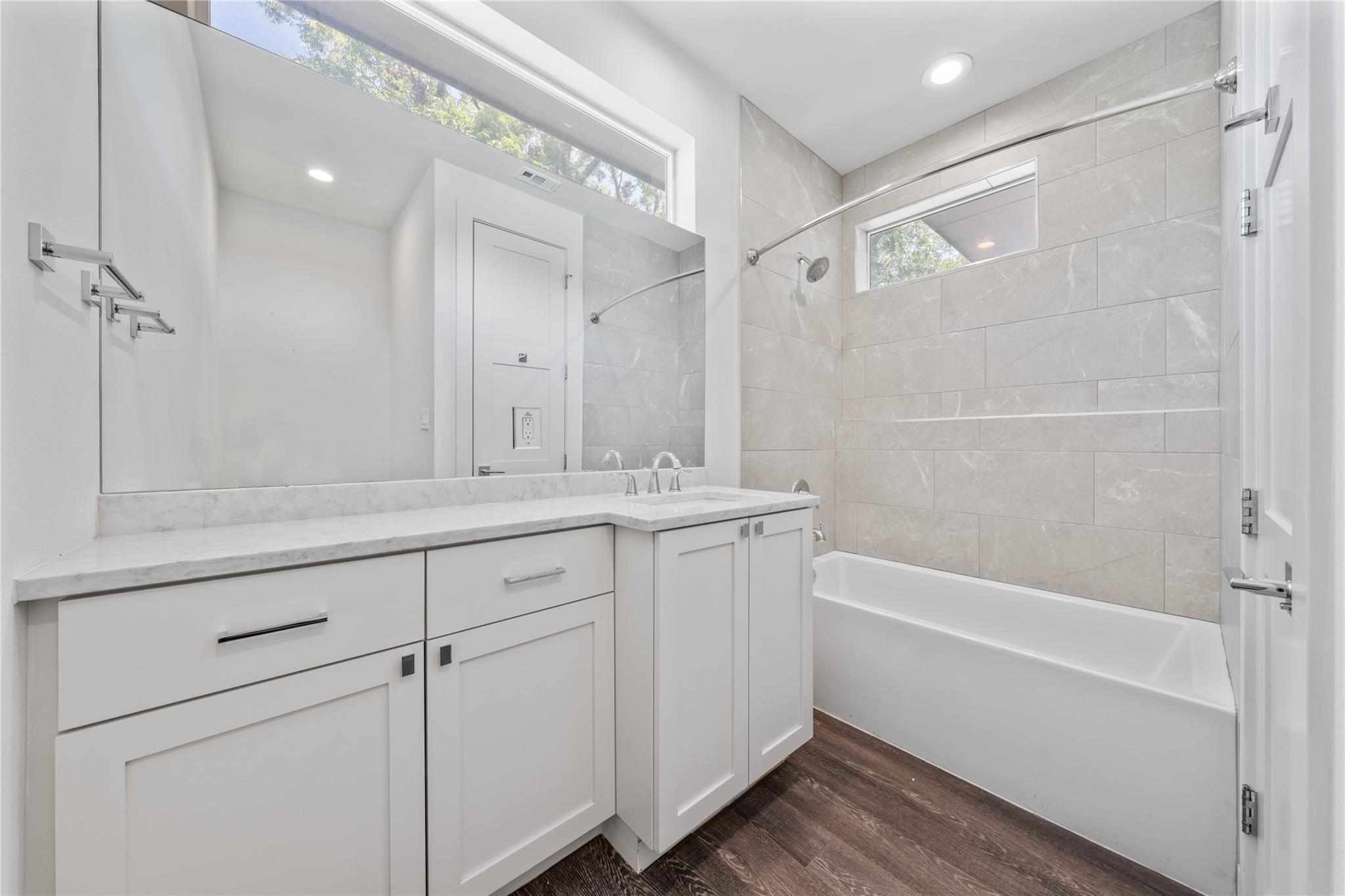 2004 E 8th St, Austin, TX 78702