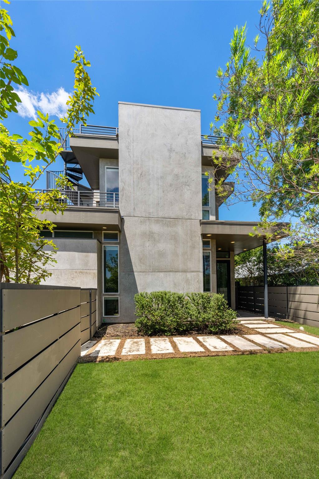 2004 E 8th St, Austin, TX 78702