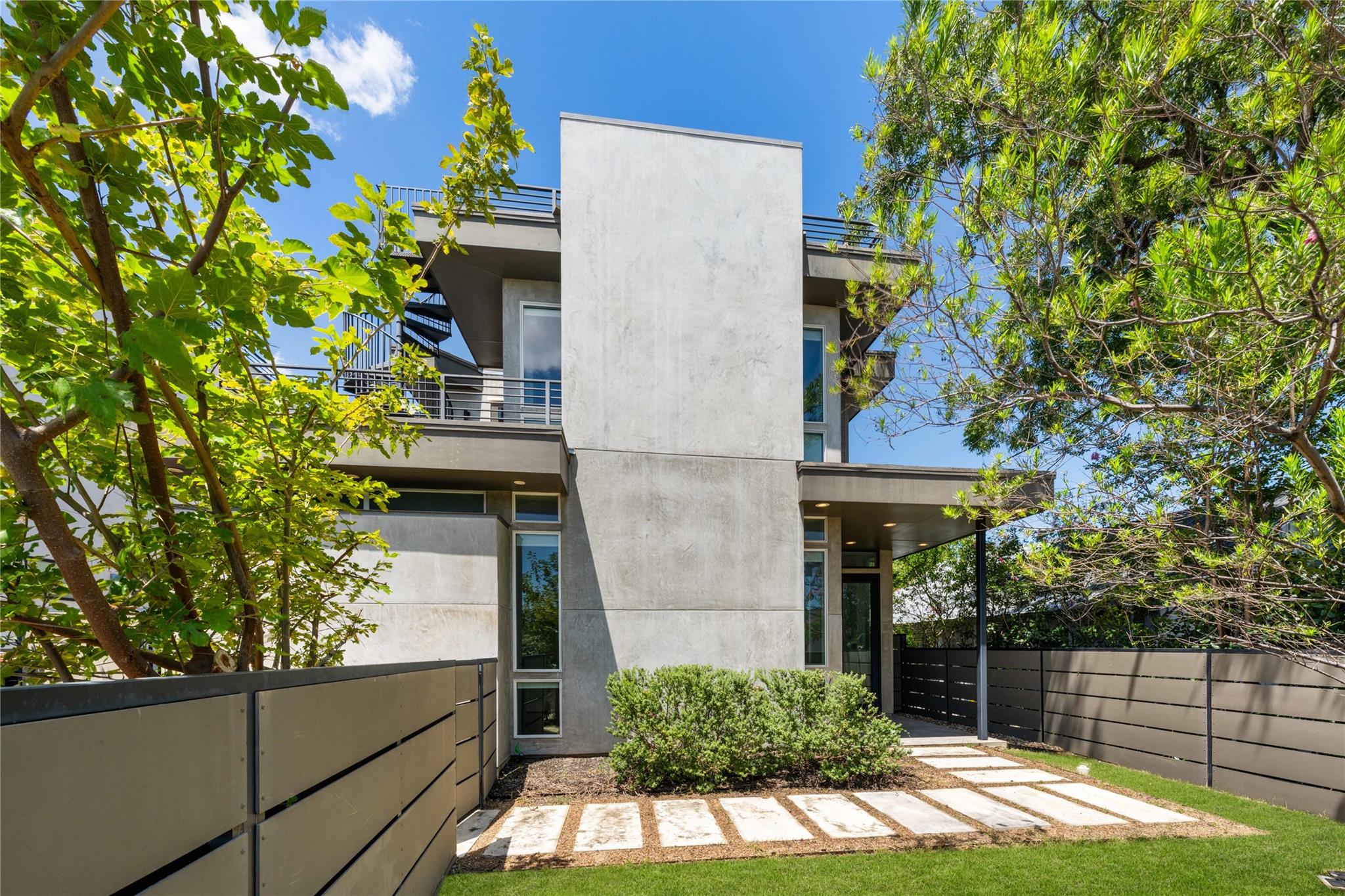 2004 E 8th St, Austin, TX 78702
