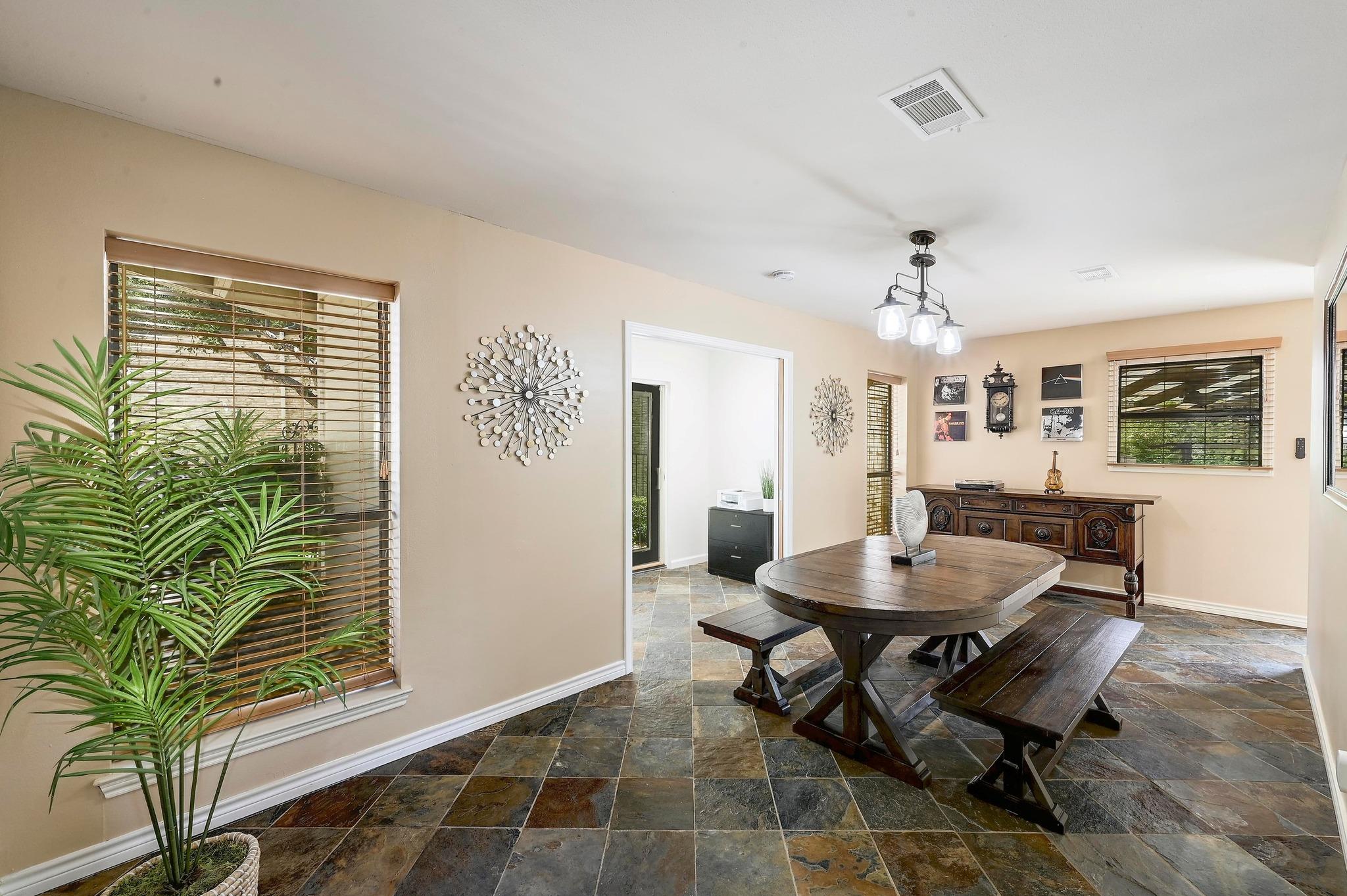 122 Acapulco Dr, Lakeway, TX 78734