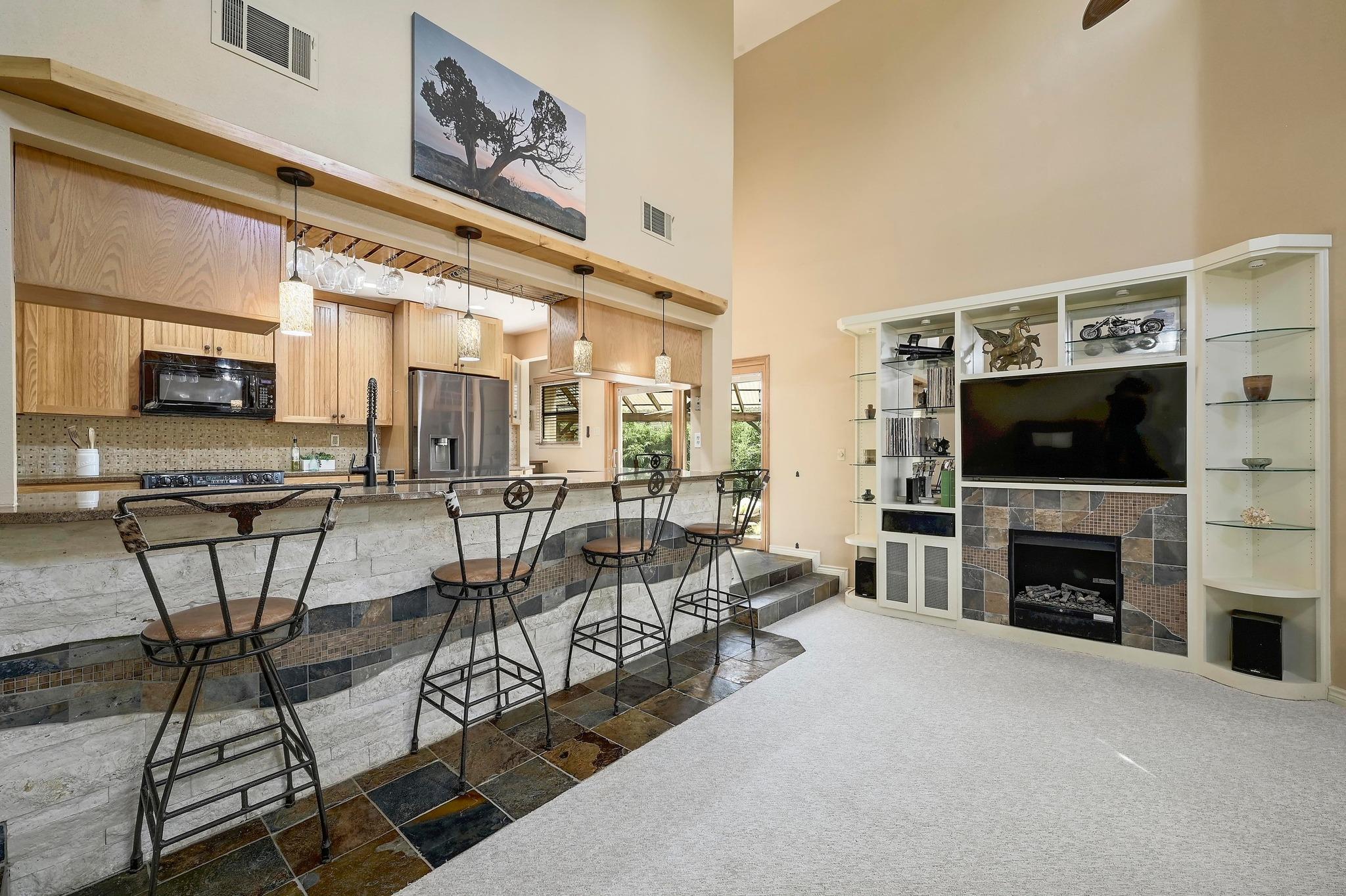 122 Acapulco Dr, Lakeway, TX 78734