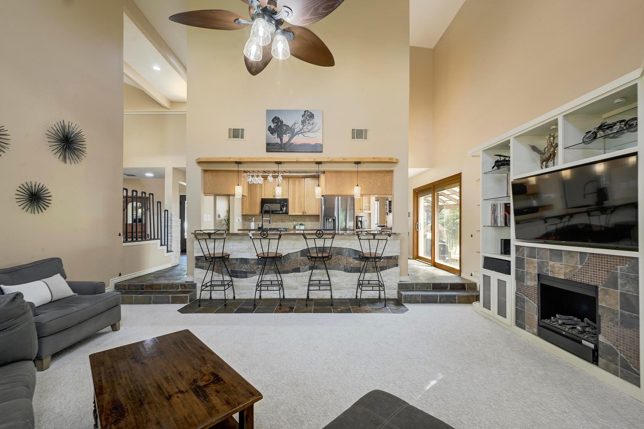 122 Acapulco Dr, Lakeway, TX 78734