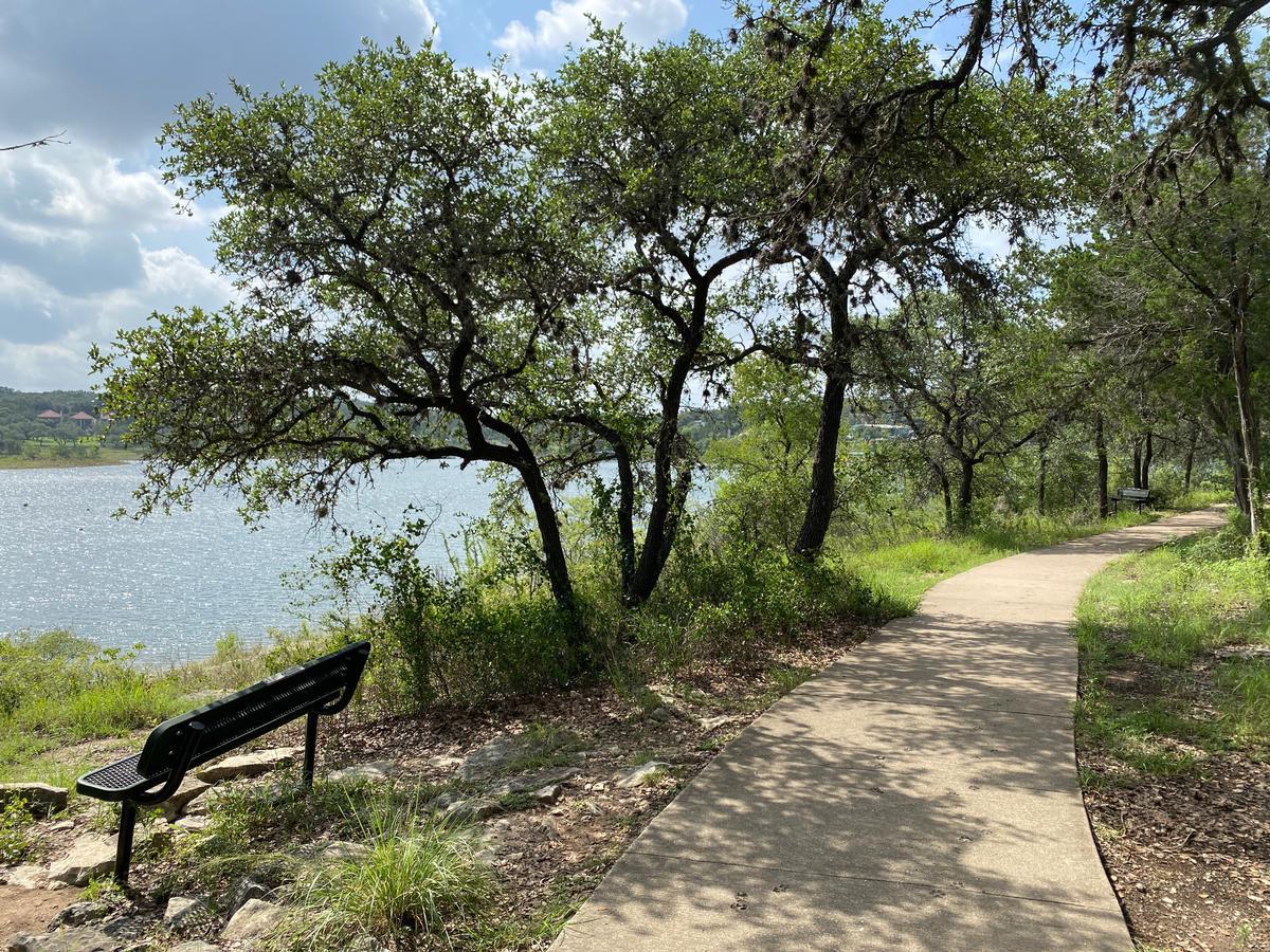 122 Acapulco Dr, Lakeway, TX 78734