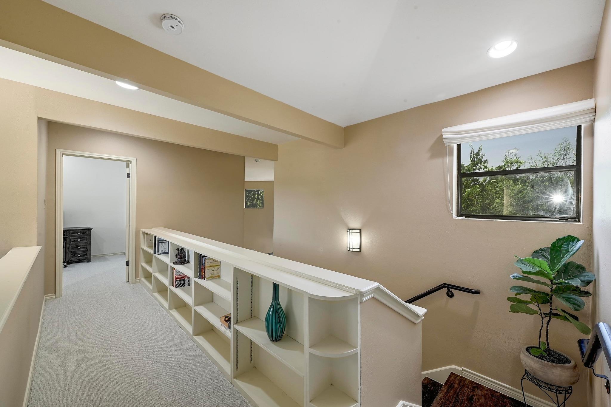 122 Acapulco Dr, Lakeway, TX 78734