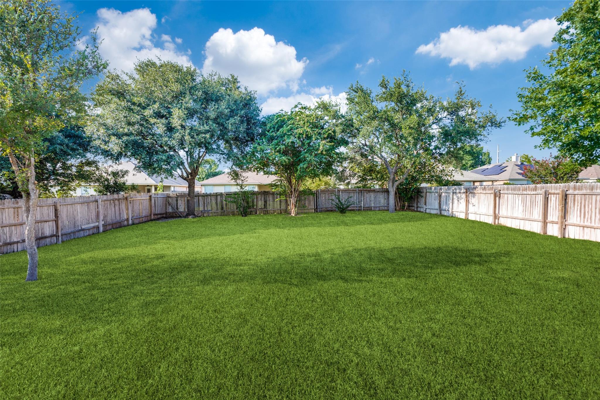 410 S River Crossing Trl, Round Rock, TX 78665
