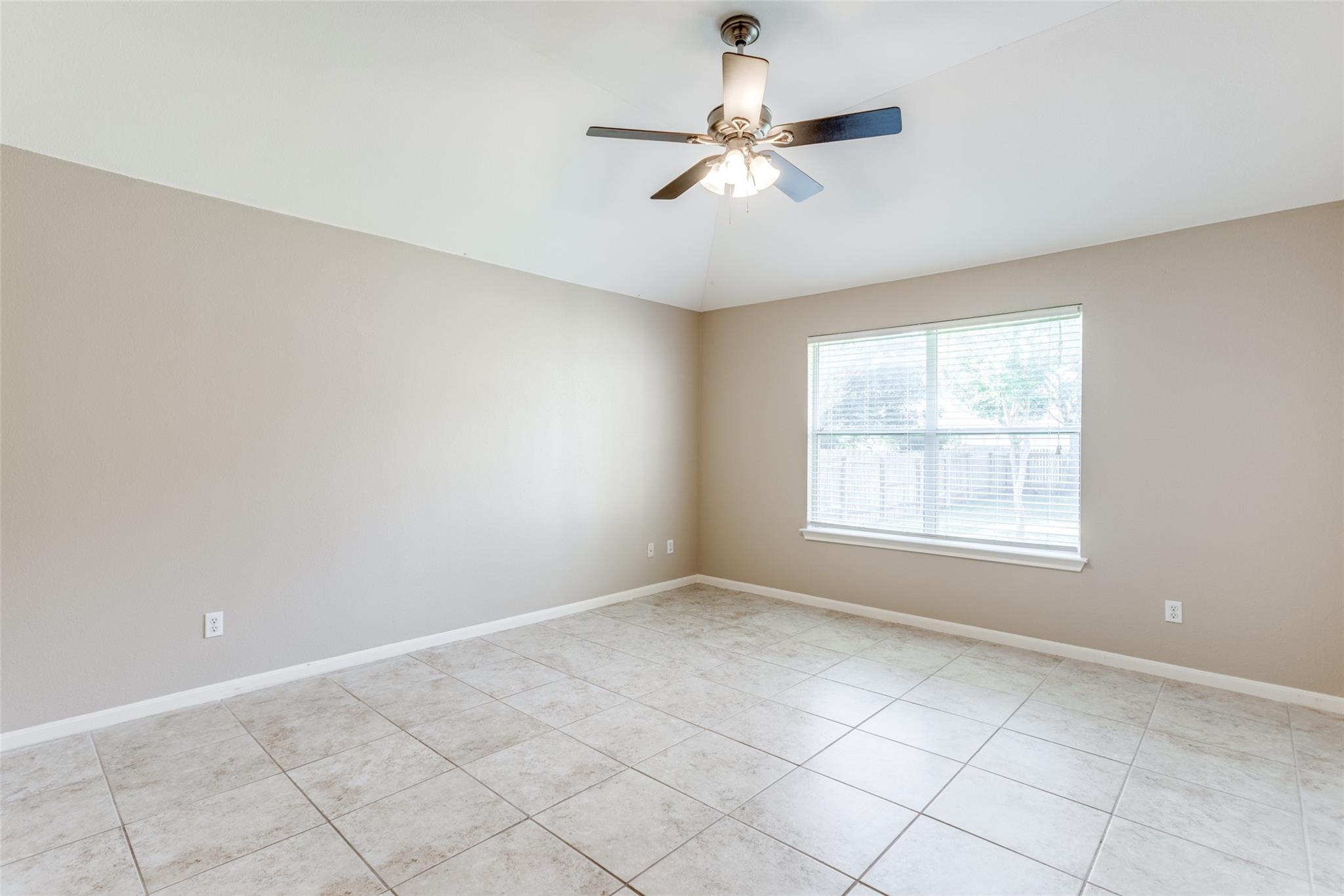 410 S River Crossing Trl, Round Rock, TX 78665