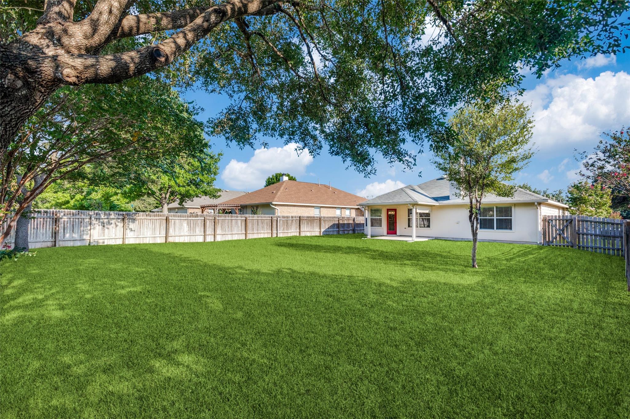 410 S River Crossing Trl, Round Rock, TX 78665