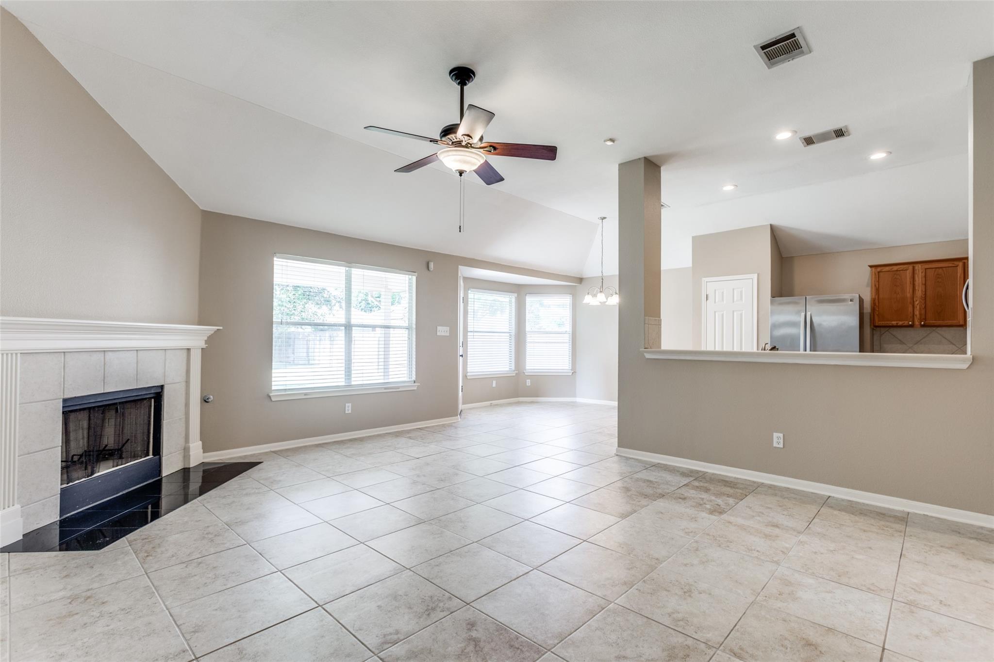 410 S River Crossing Trl, Round Rock, TX 78665