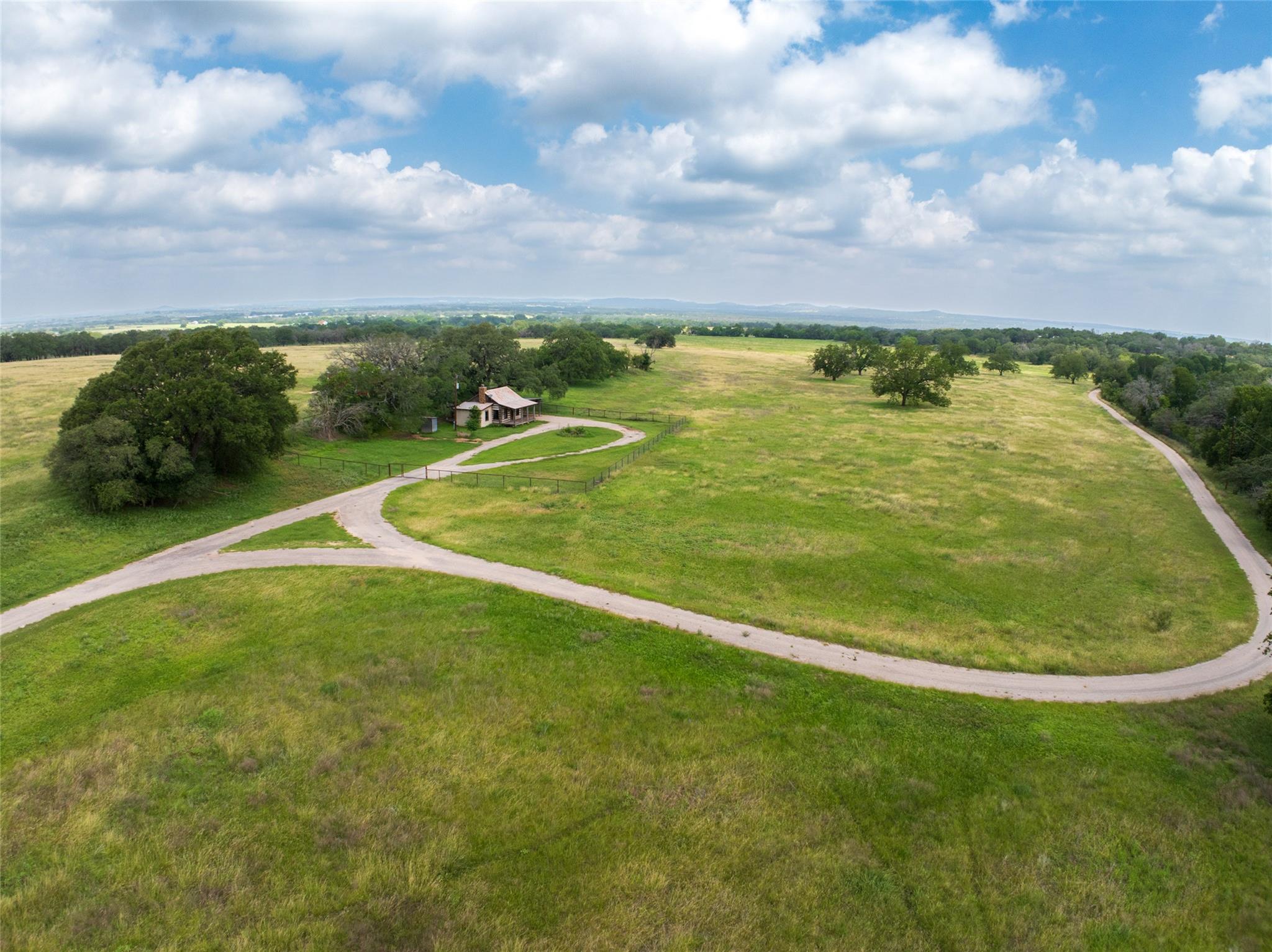 302 Hye Albert Rd, Hye, TX 78635